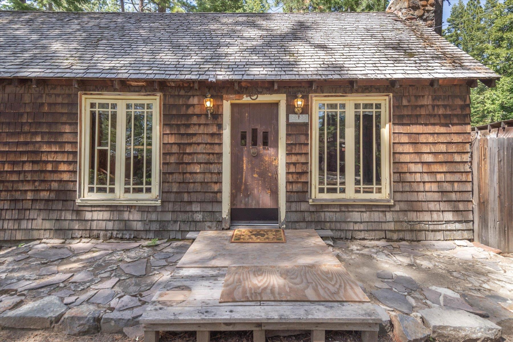 2535 Lake Forest Road