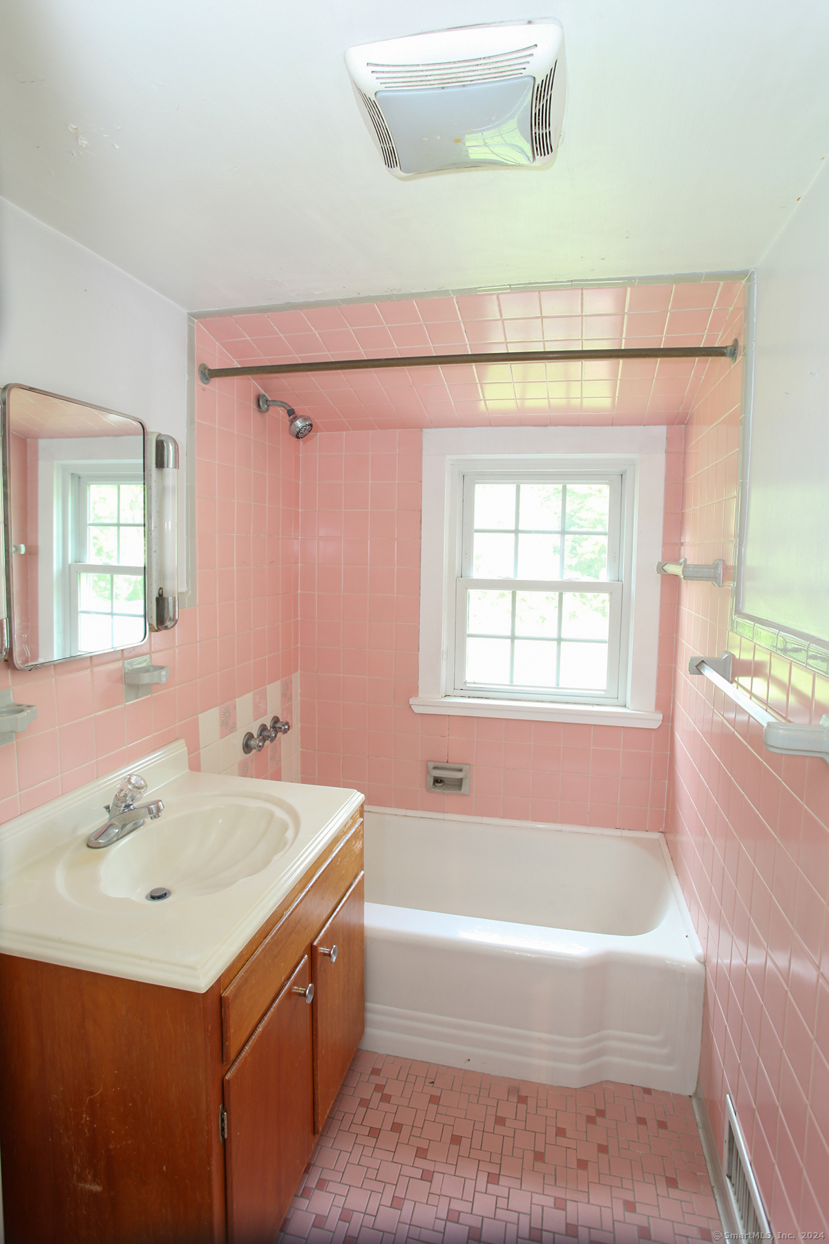 11 Deerfield Road