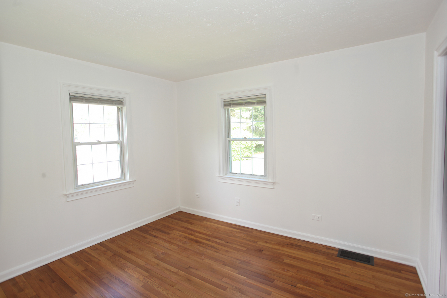 11 Deerfield Road