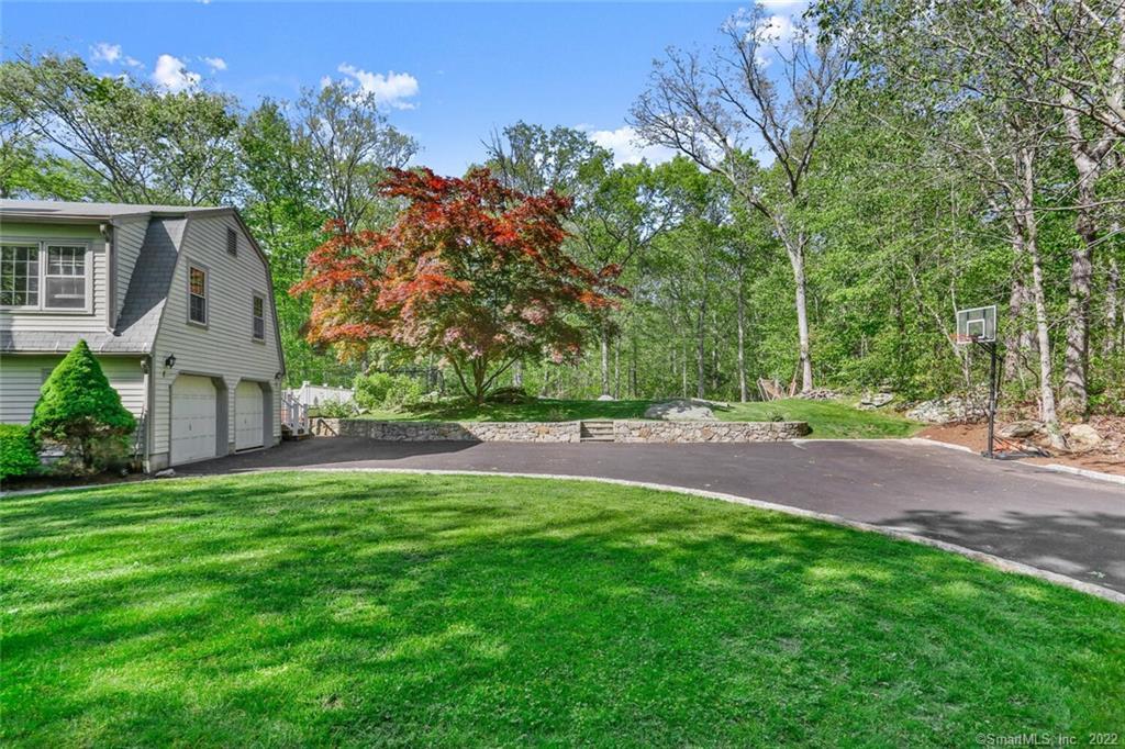 55 Ledgewood Drive