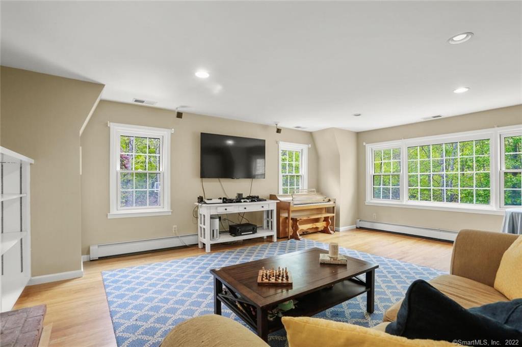 55 Ledgewood Drive