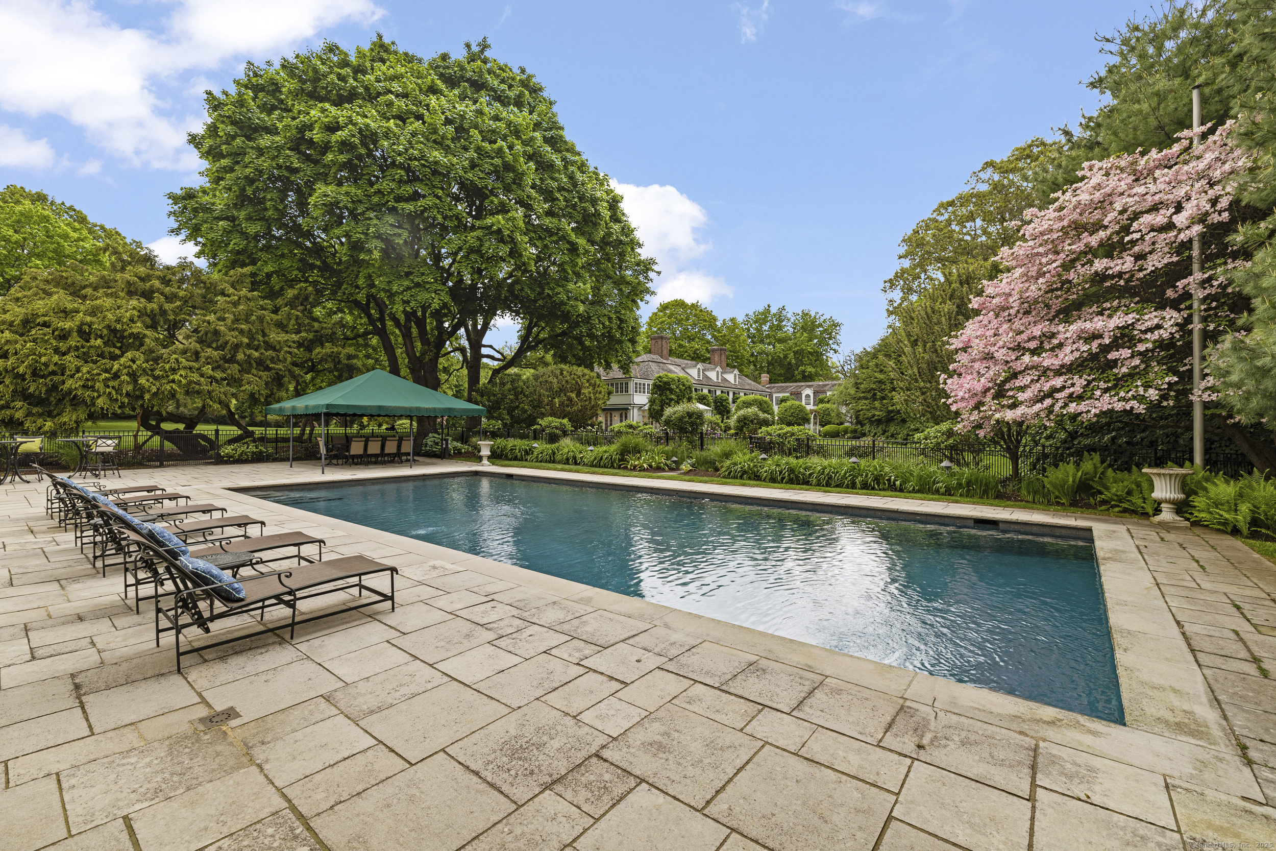36 Chestnut Hill Road