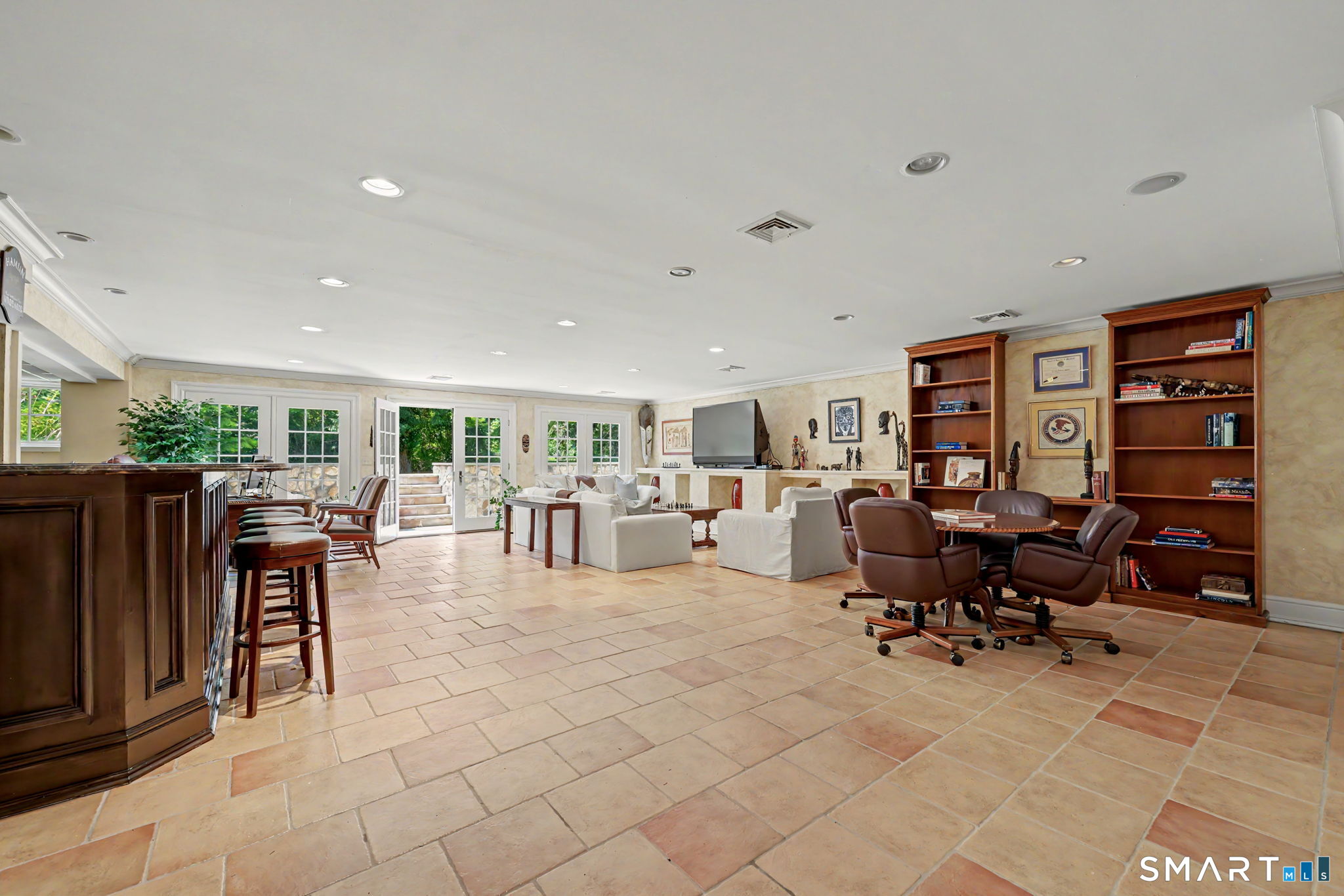 21 Compo Parkway