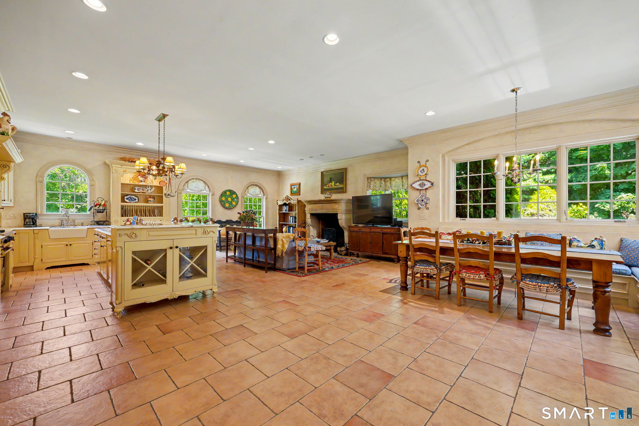 21 Compo Parkway