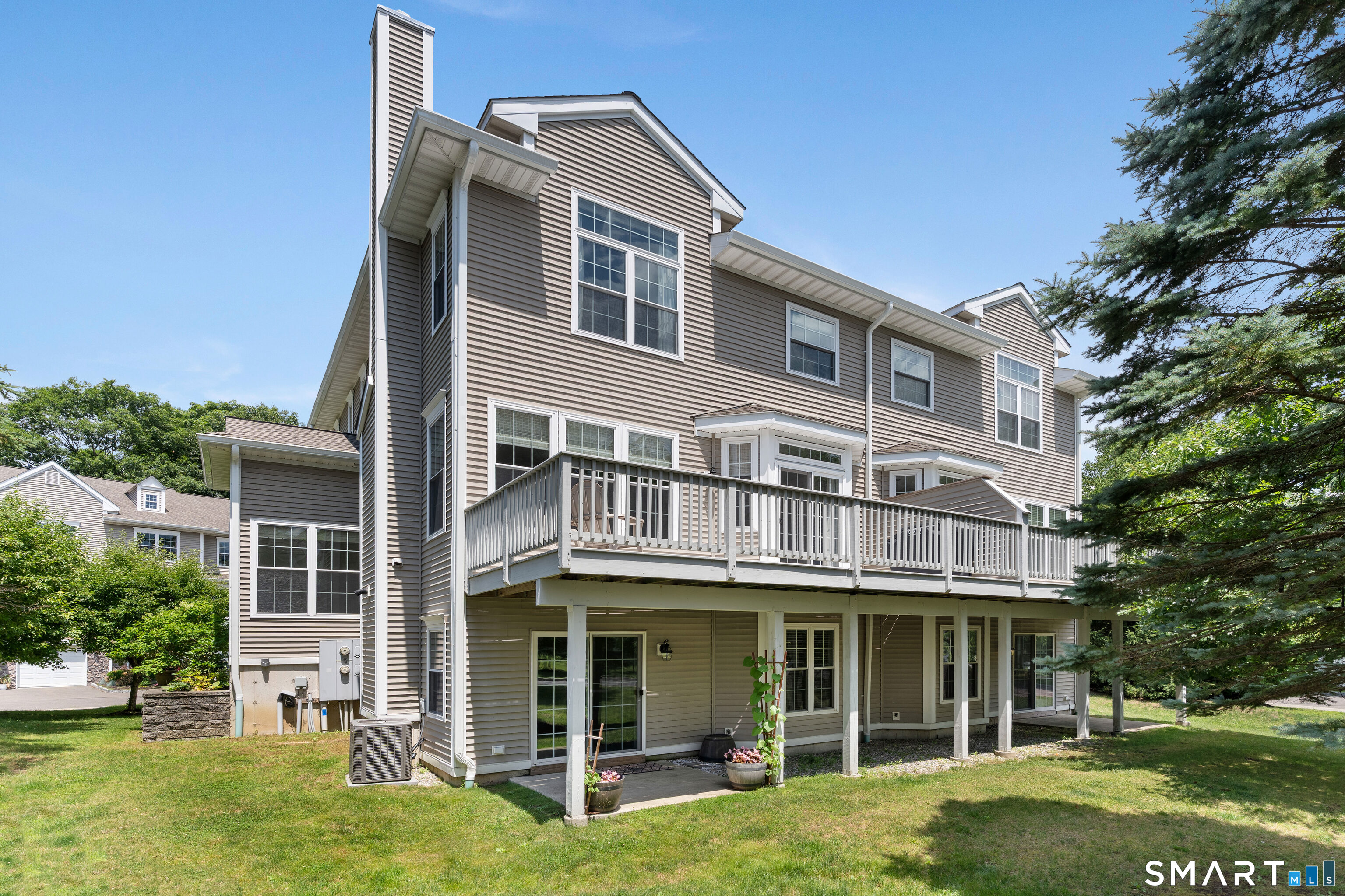 14 Cambridge Drive Unit: 14