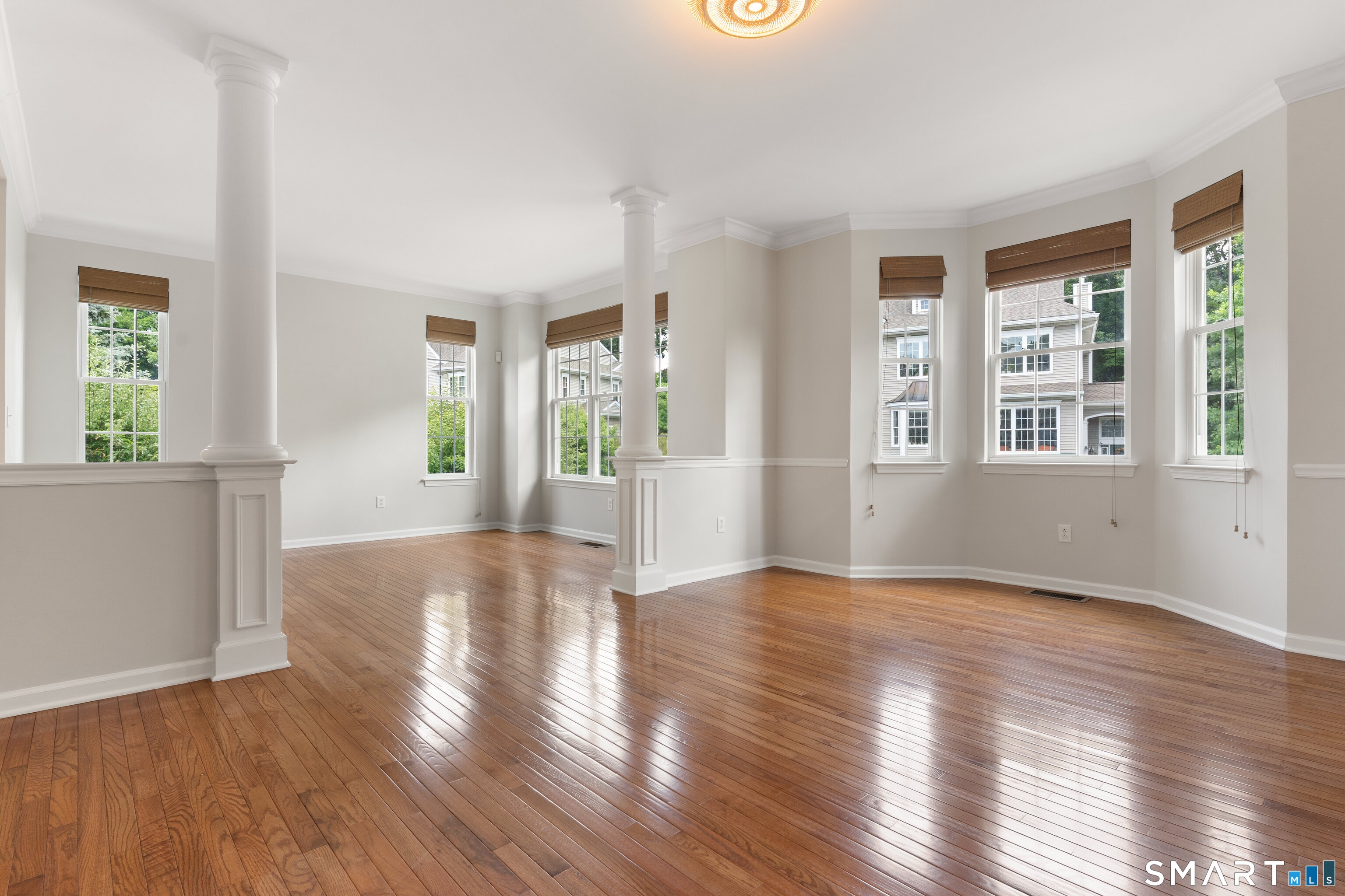 14 Cambridge Drive Unit: 14