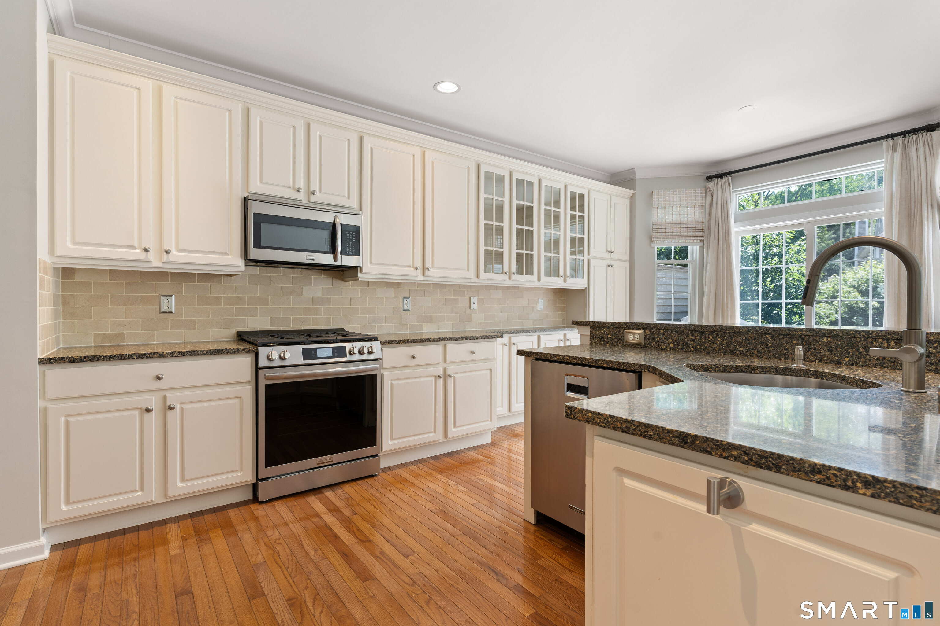 14 Cambridge Drive Unit: 14