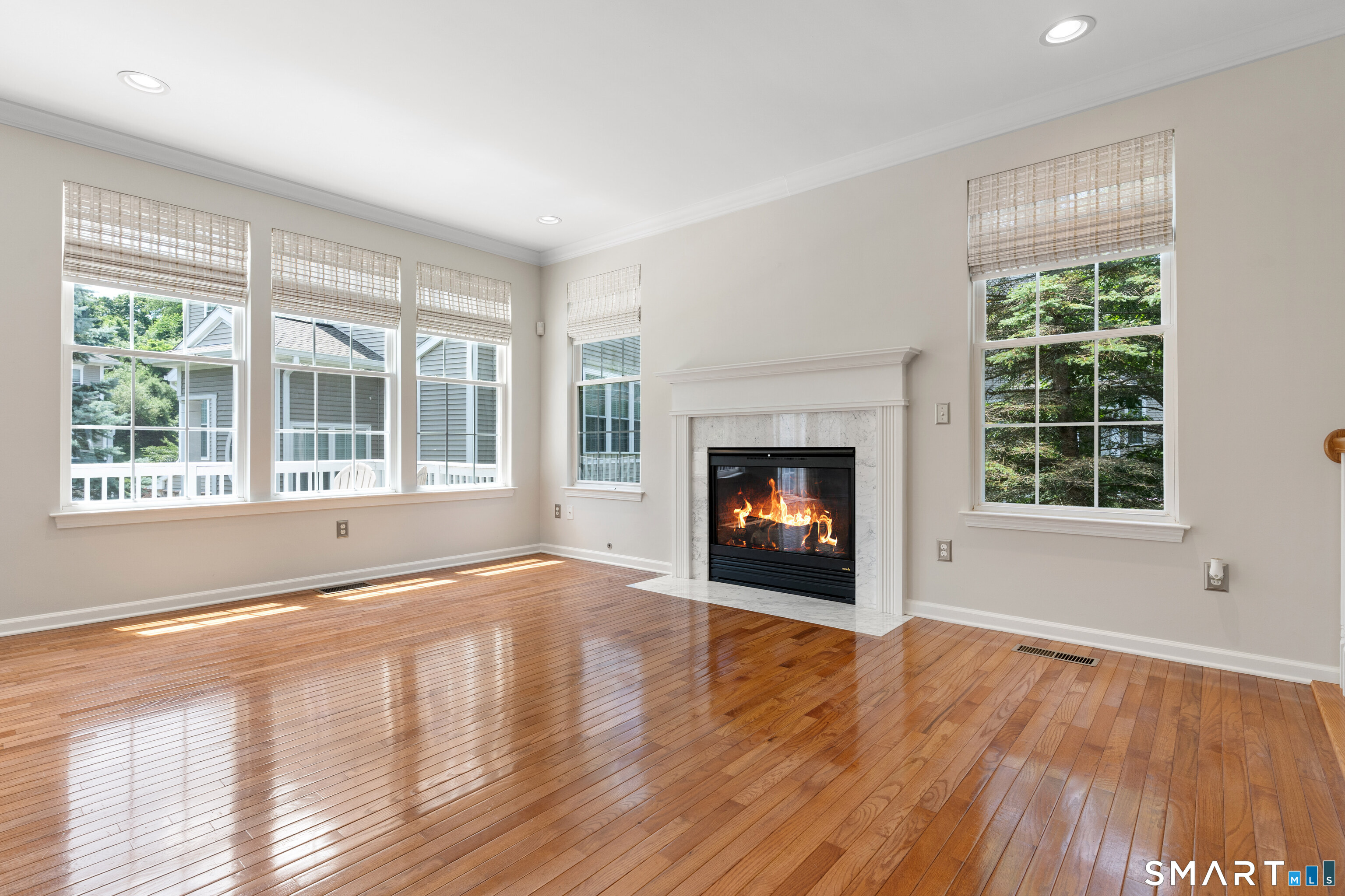 14 Cambridge Drive Unit: 14