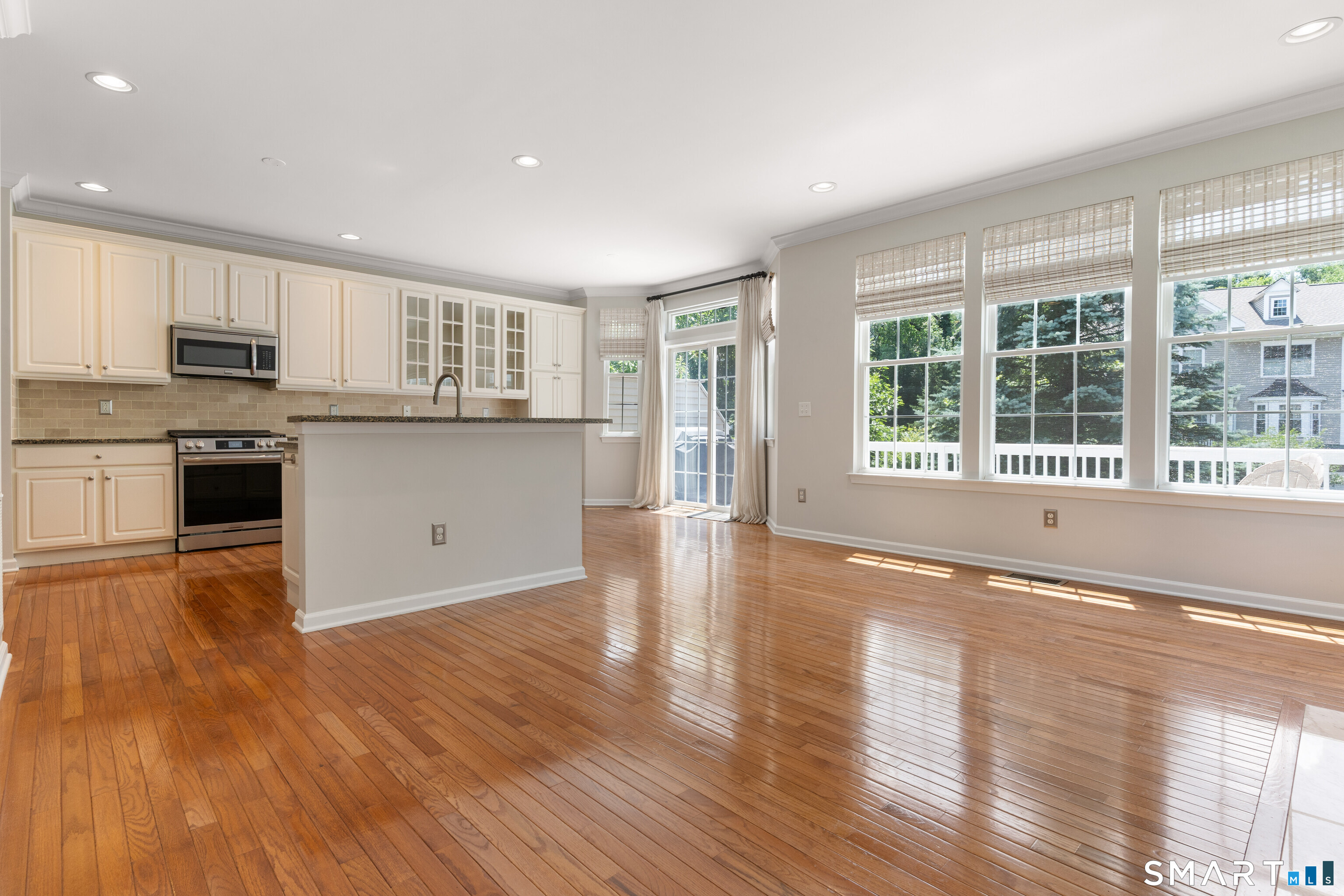 14 Cambridge Drive Unit: 14