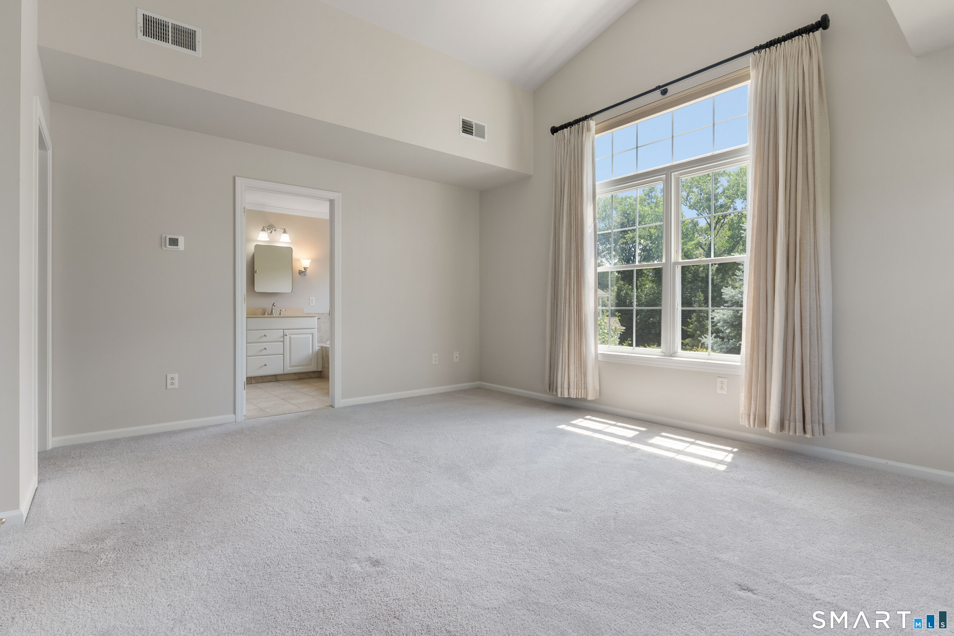 14 Cambridge Drive Unit: 14