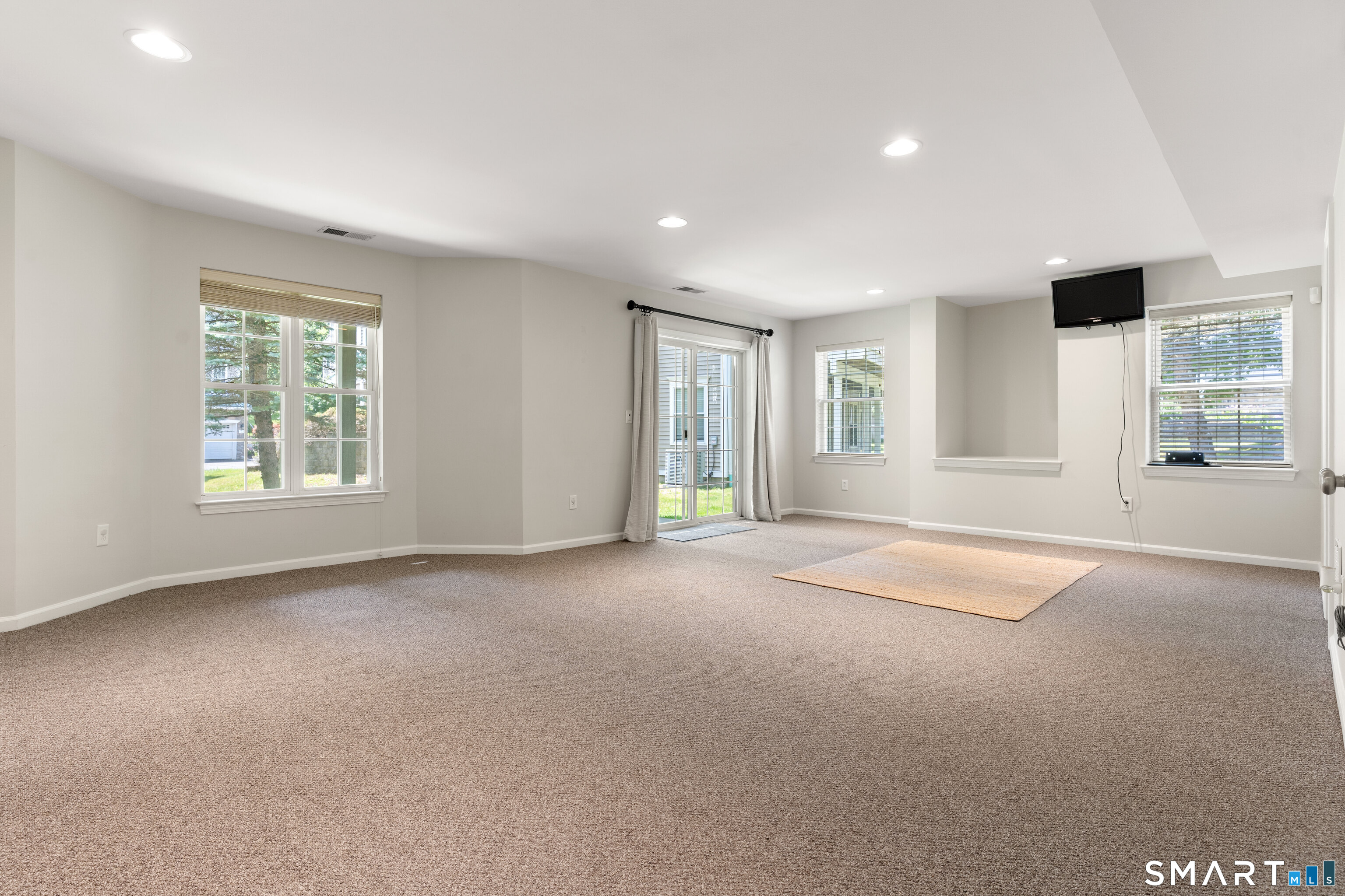 14 Cambridge Drive Unit: 14