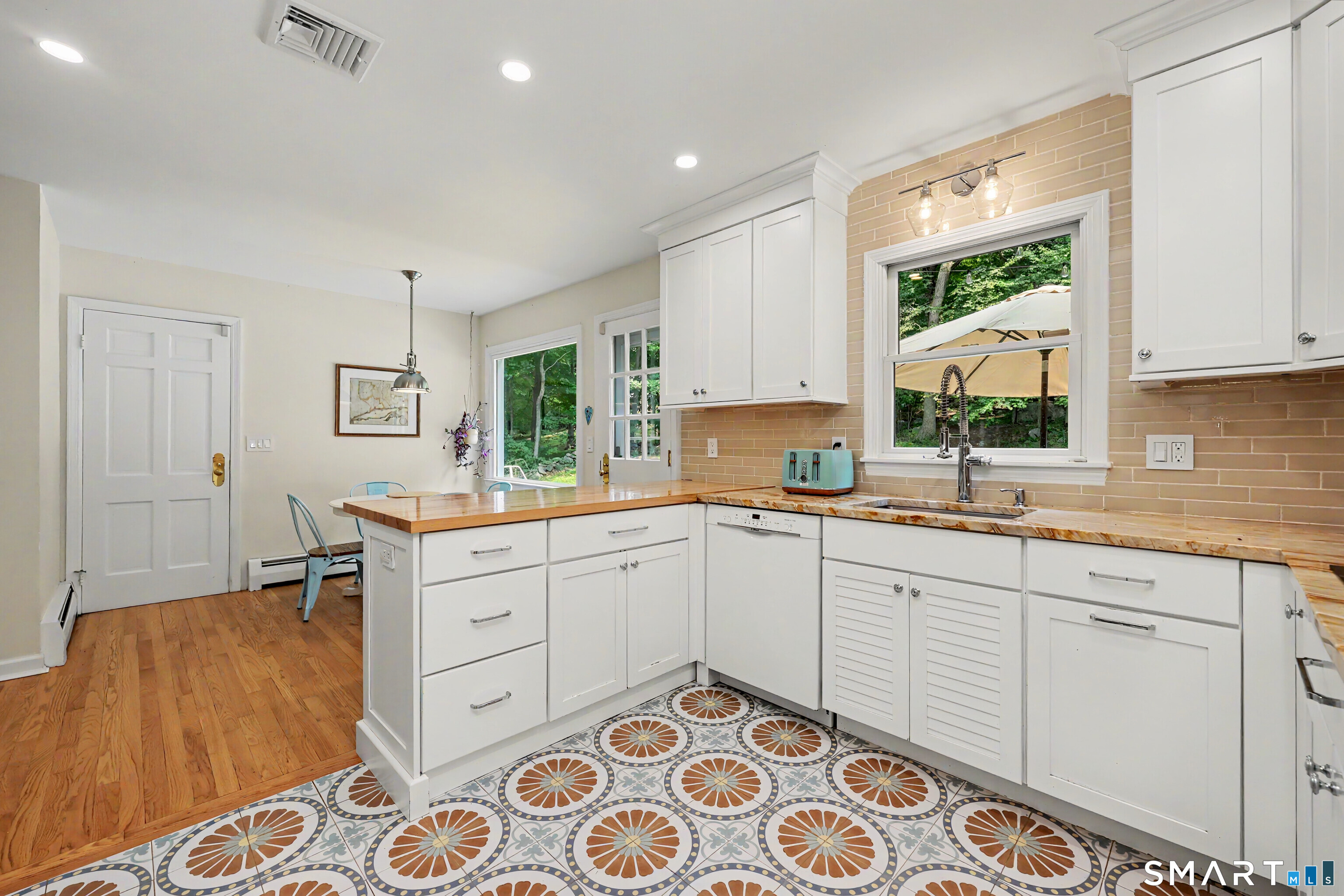 241 Mountain Road