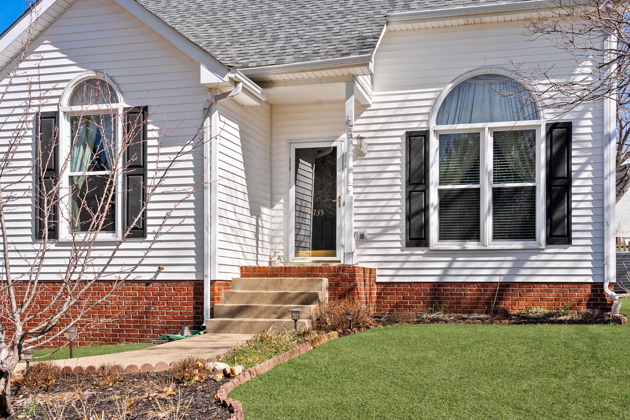 1735 Creekview Ct