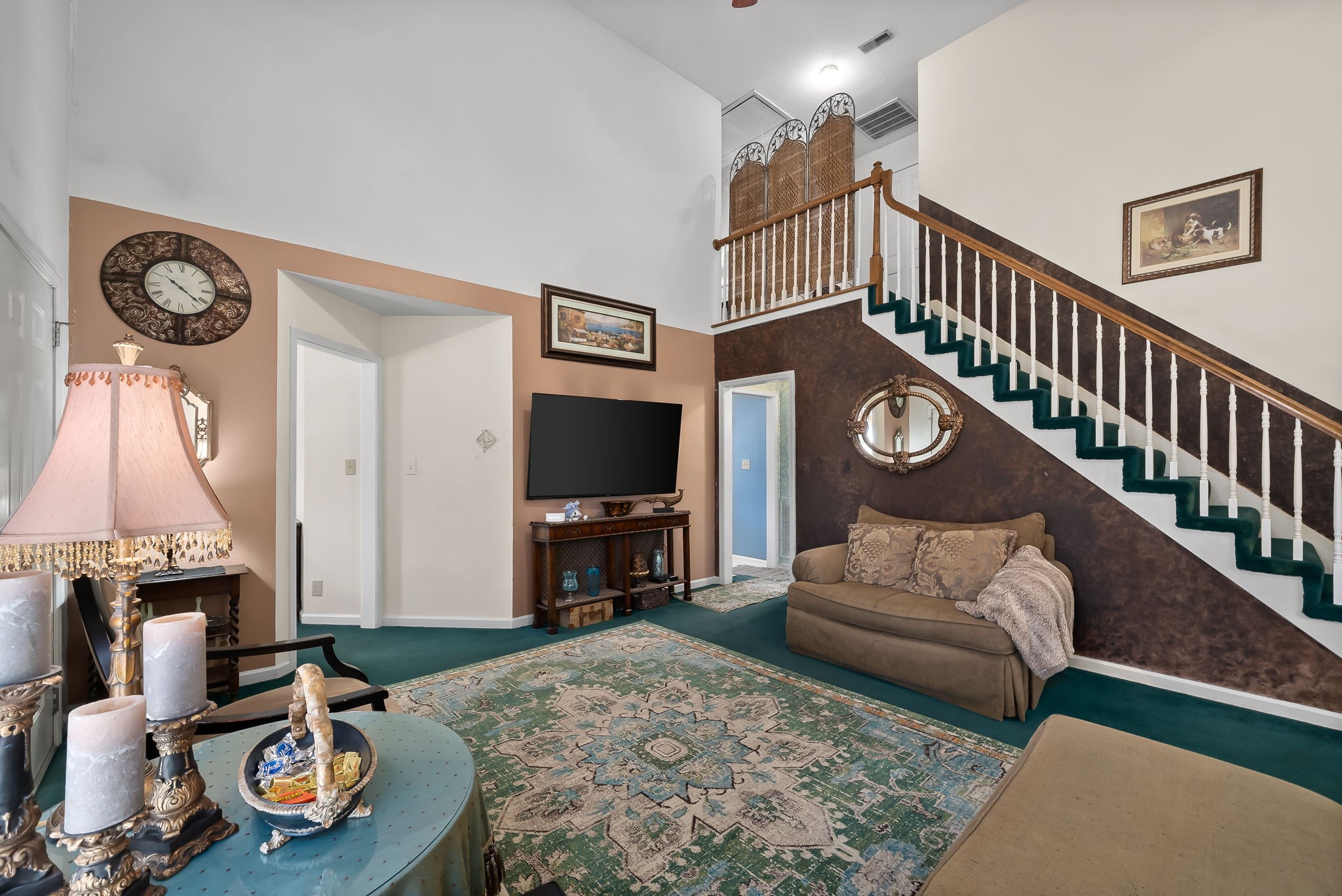 1735 Creekview Ct