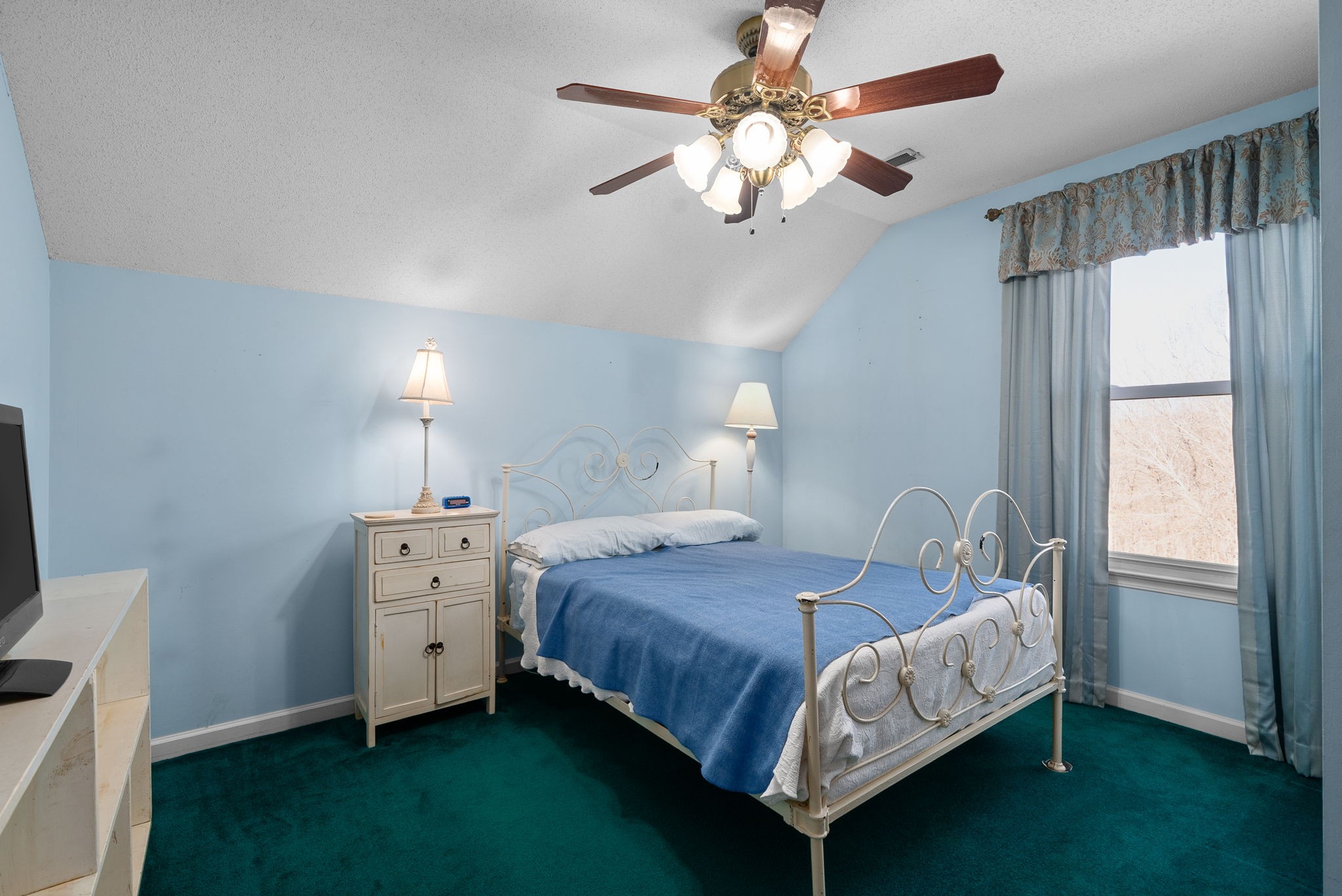 1735 Creekview Ct