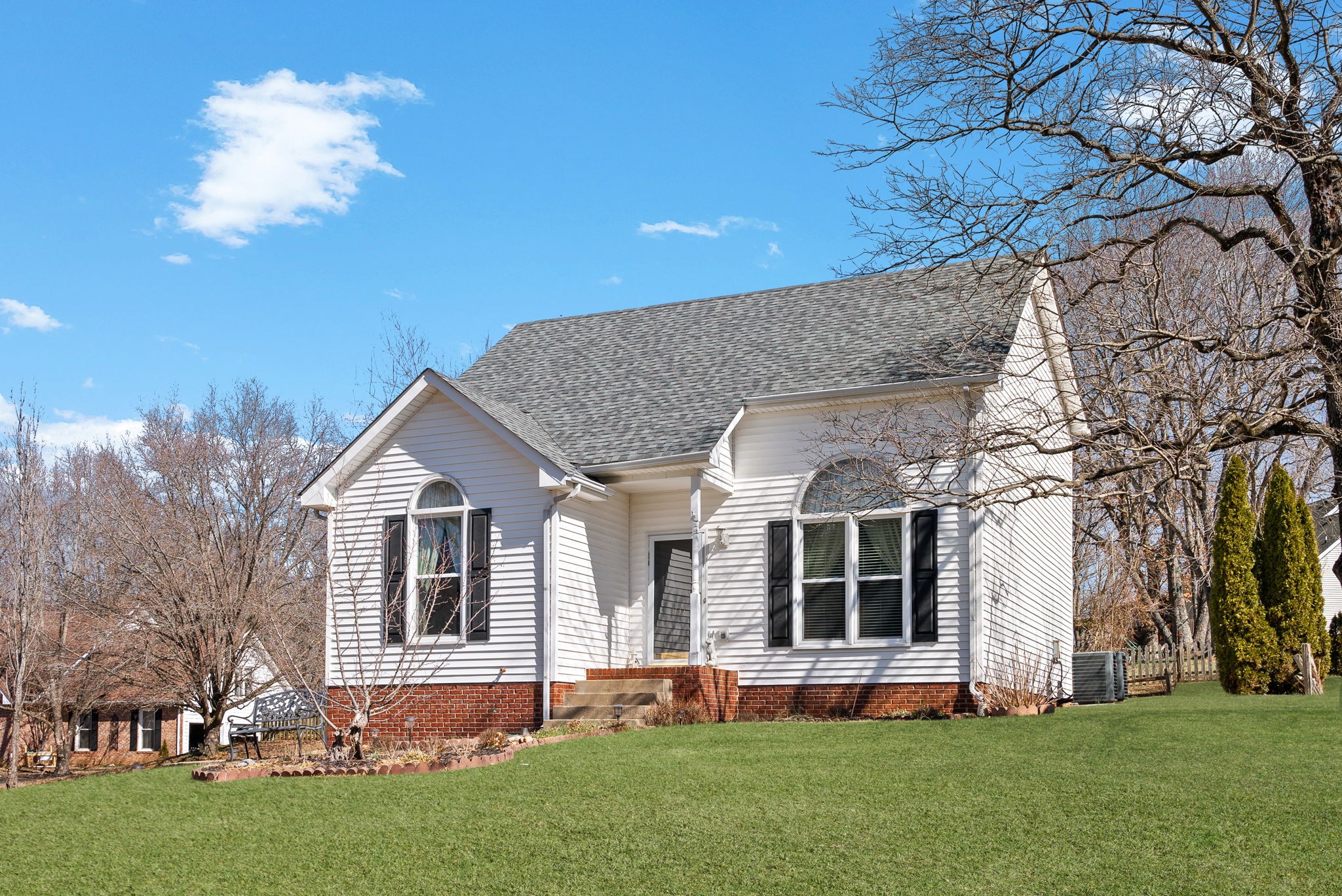 1735 Creekview Ct
