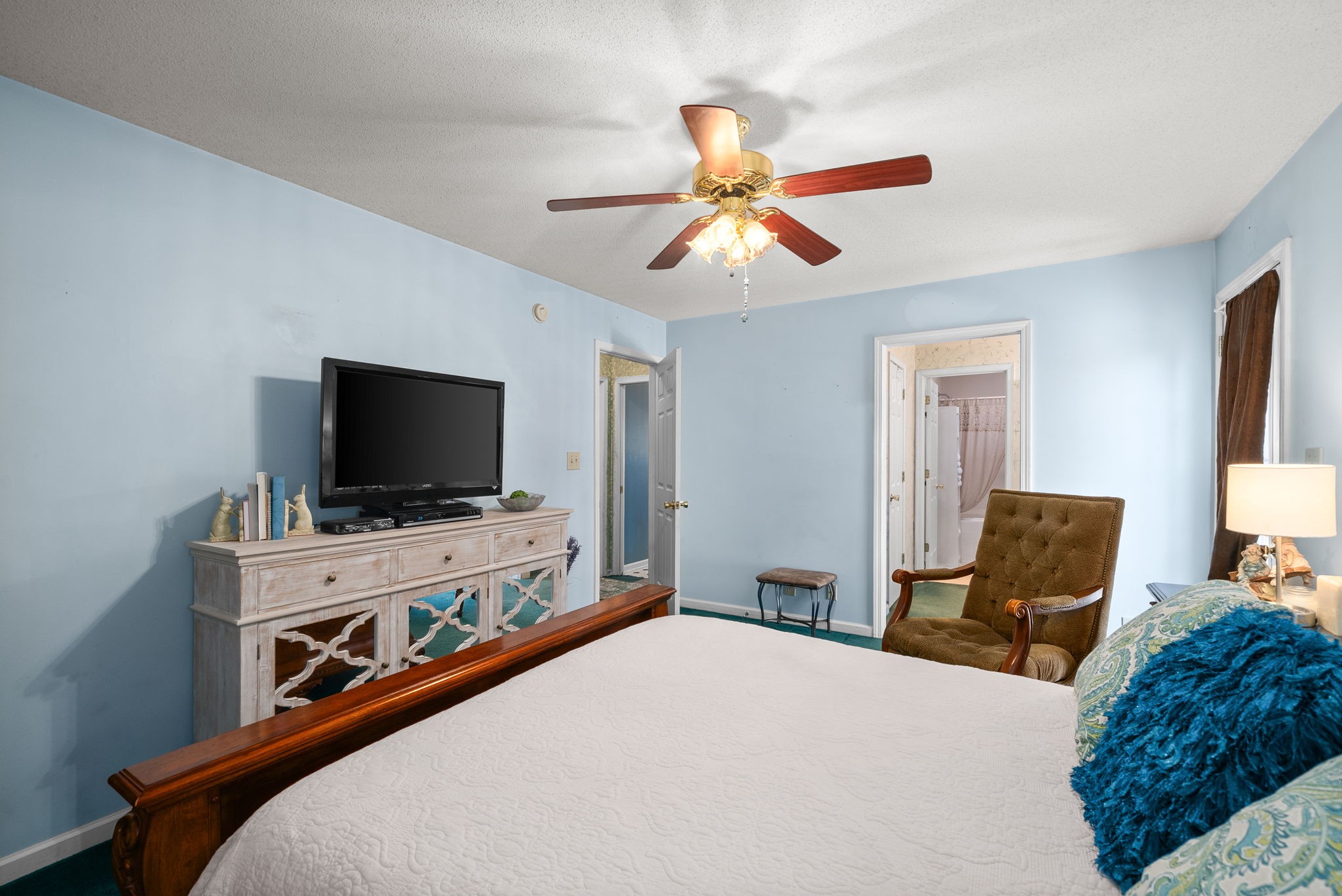 1735 Creekview Ct