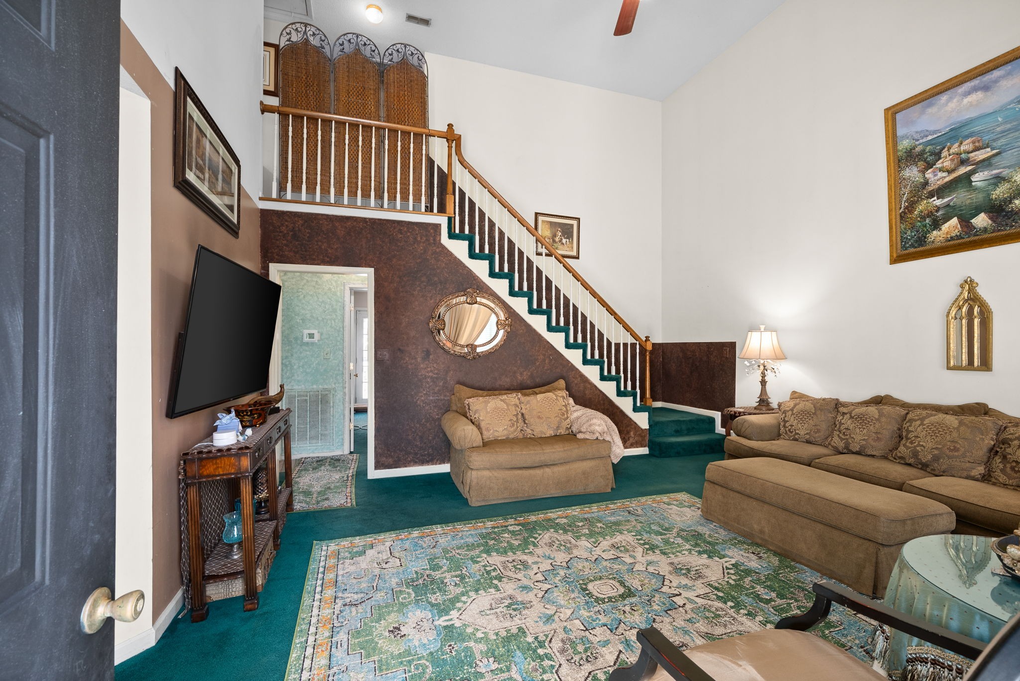 1735 Creekview Ct