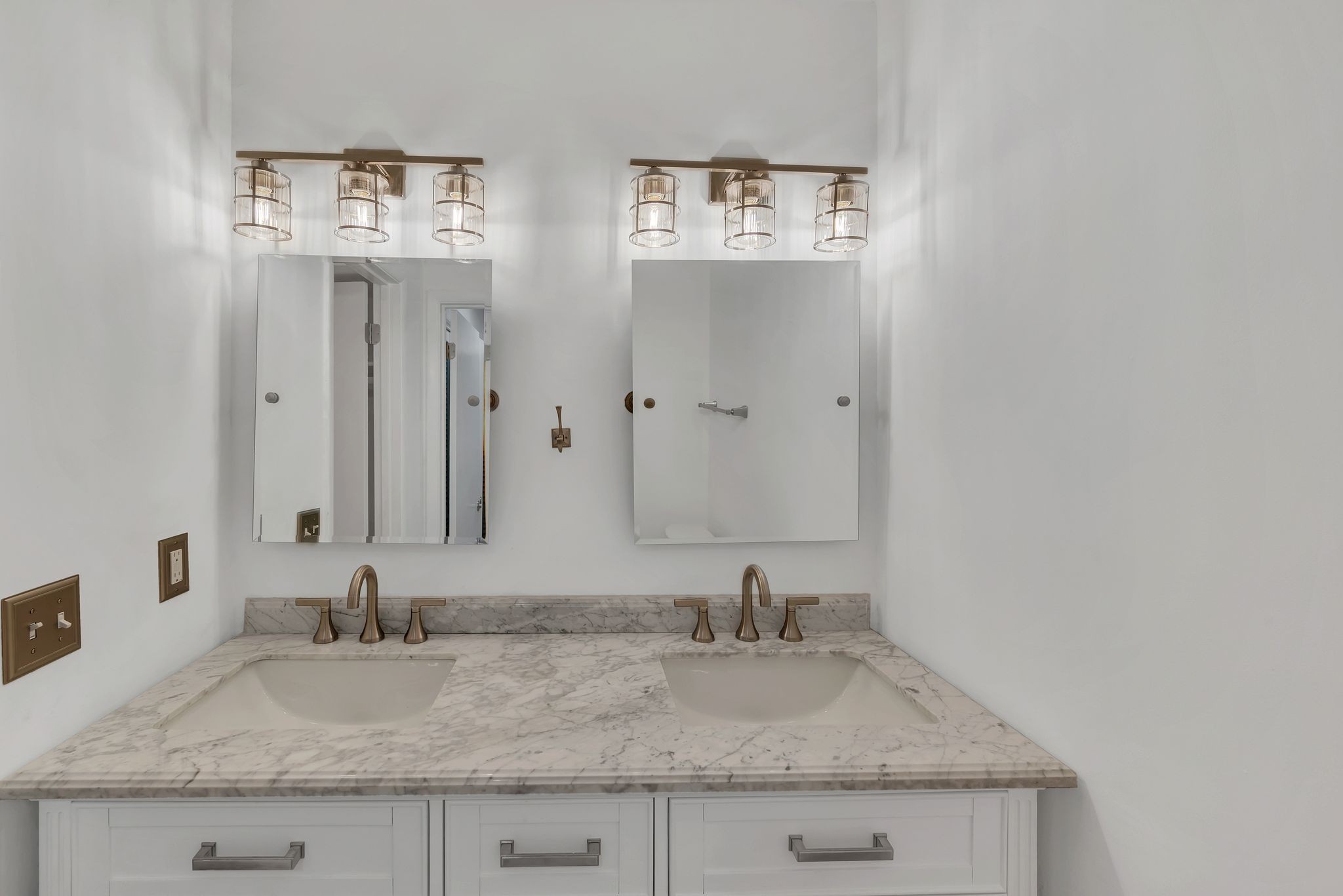 420 Walton Ln Unit: N70