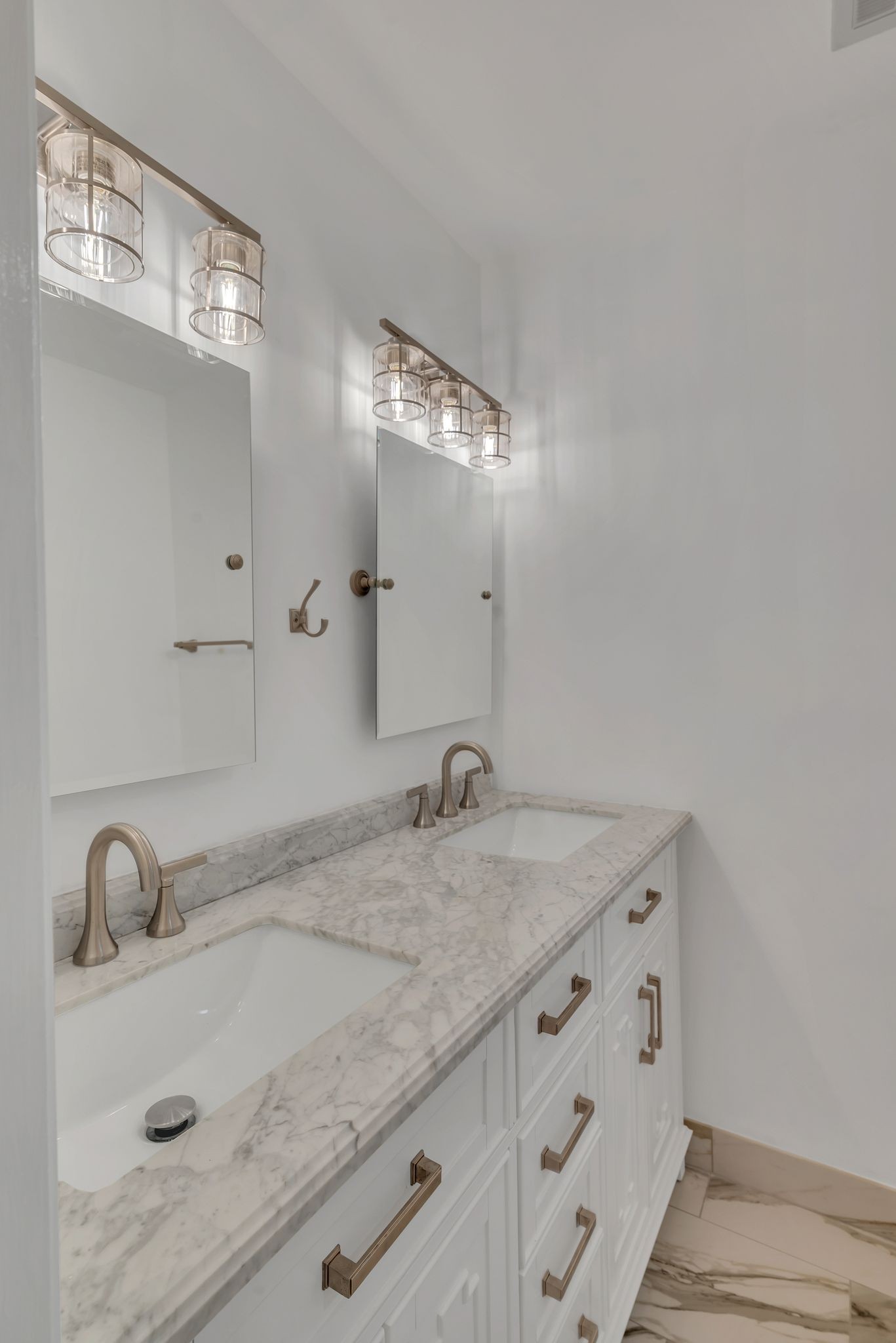 420 Walton Ln Unit: N70