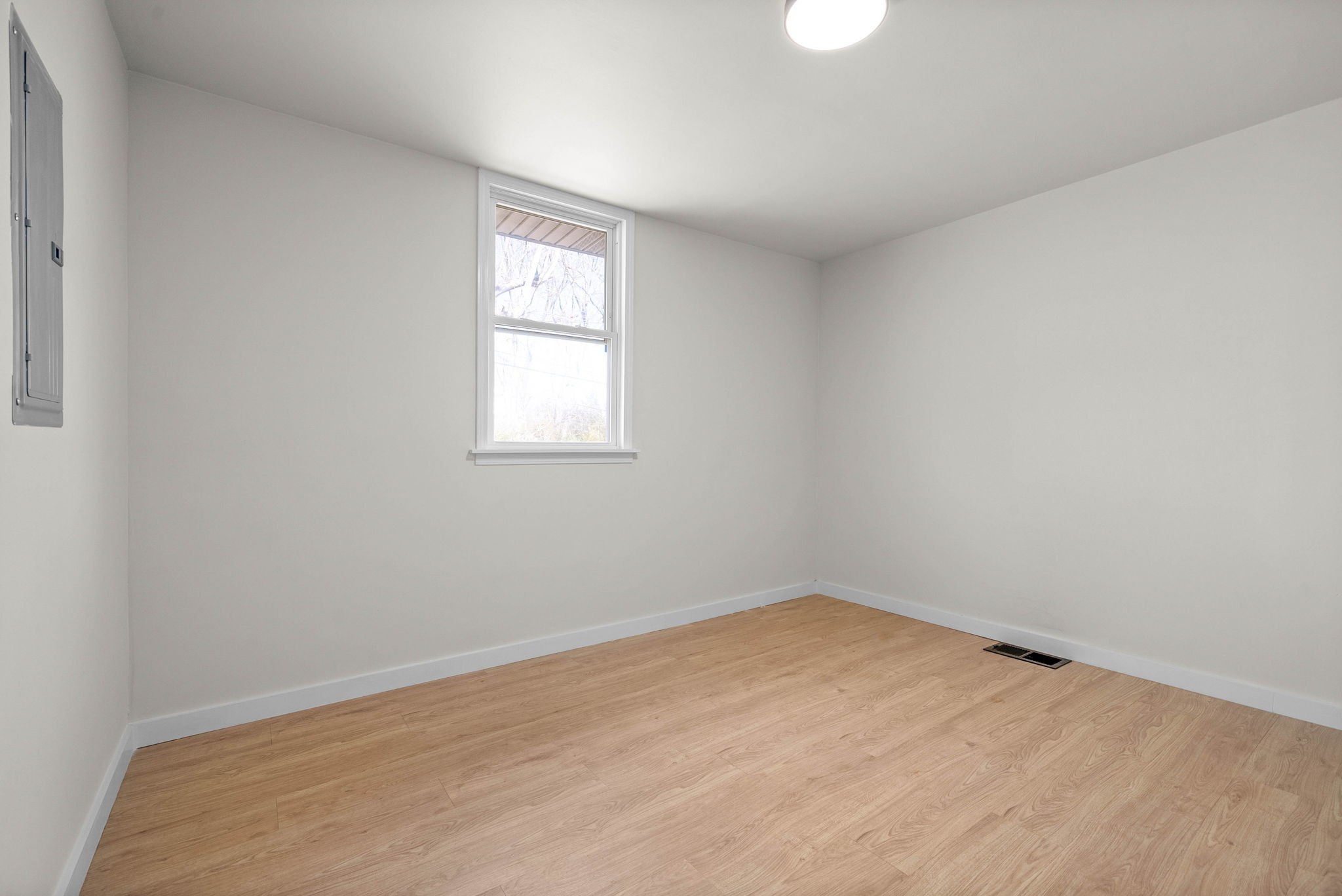 36 Lealand Dr
