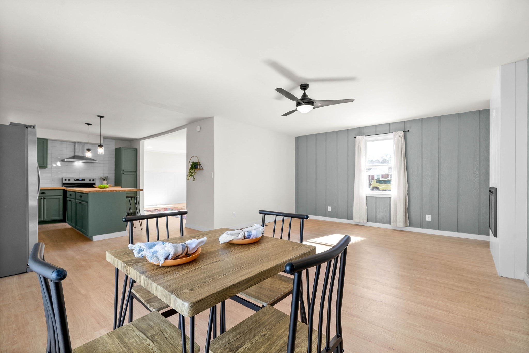 36 Lealand Dr