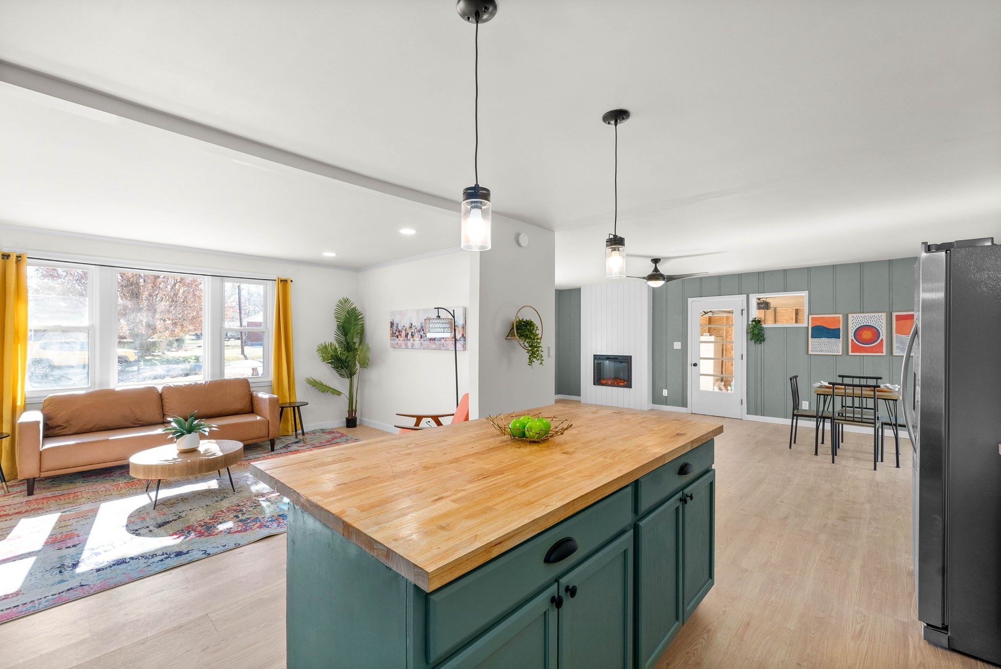 36 Lealand Dr