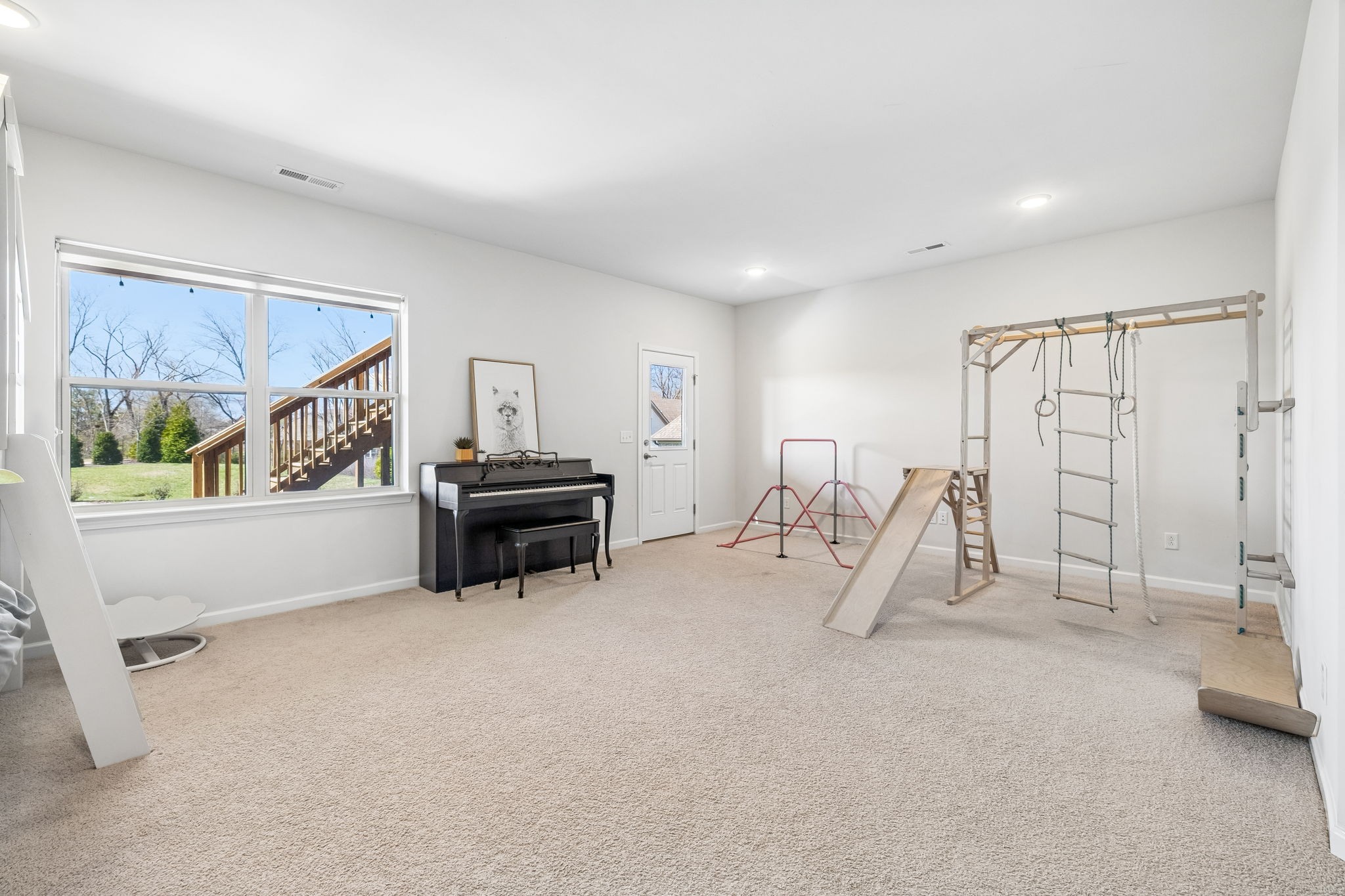 120 Macy Dr