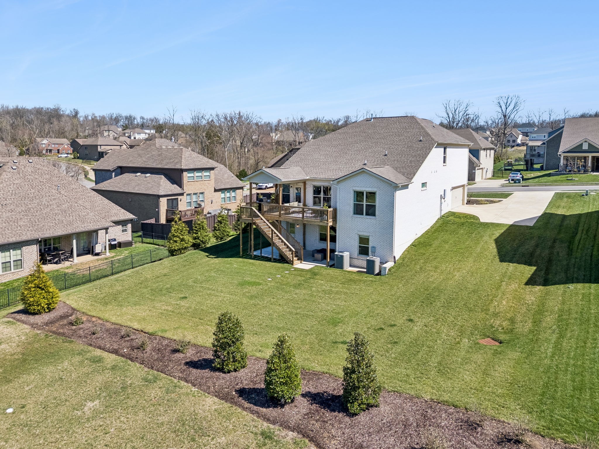 120 Macy Dr
