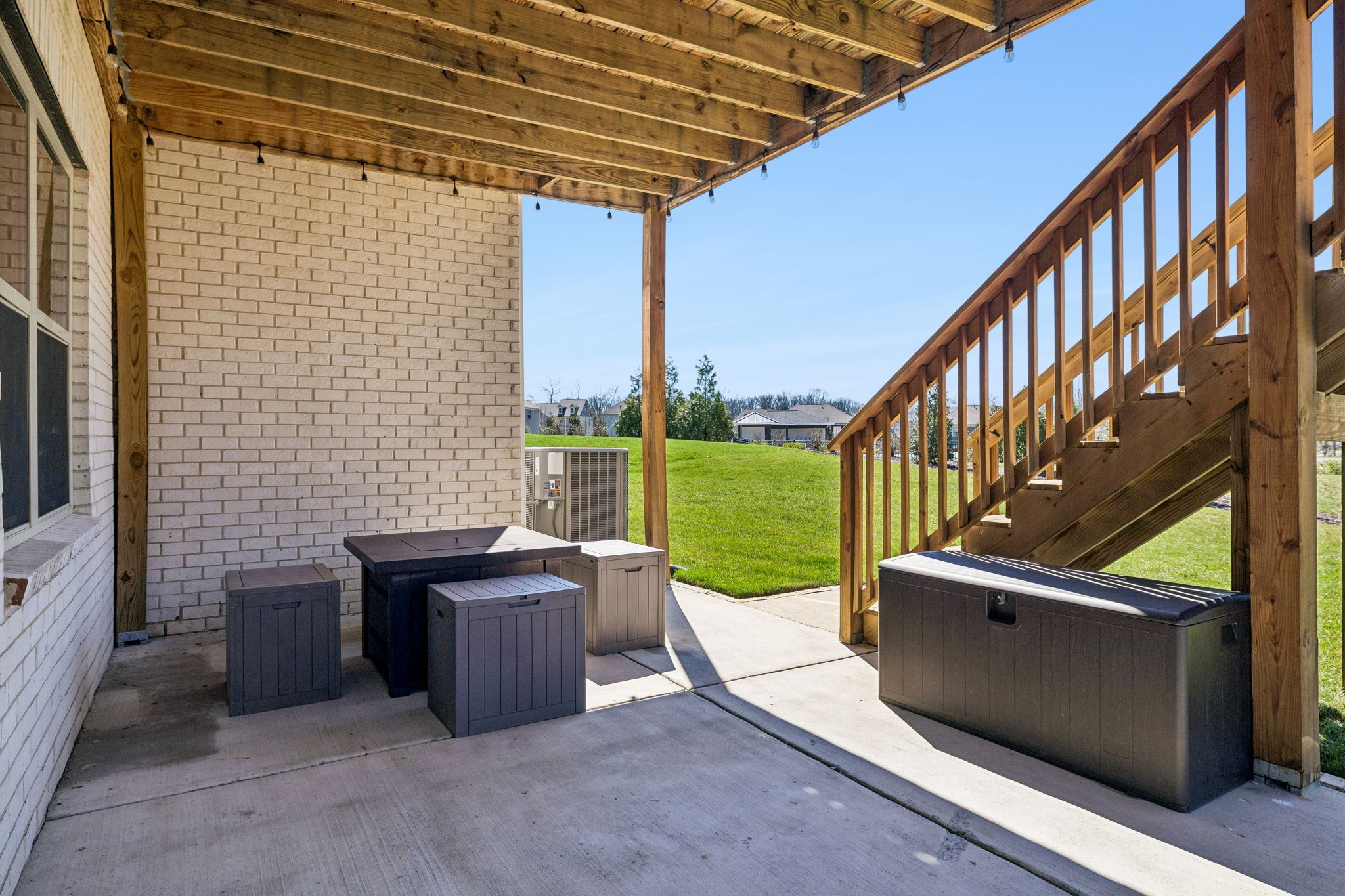 120 Macy Dr