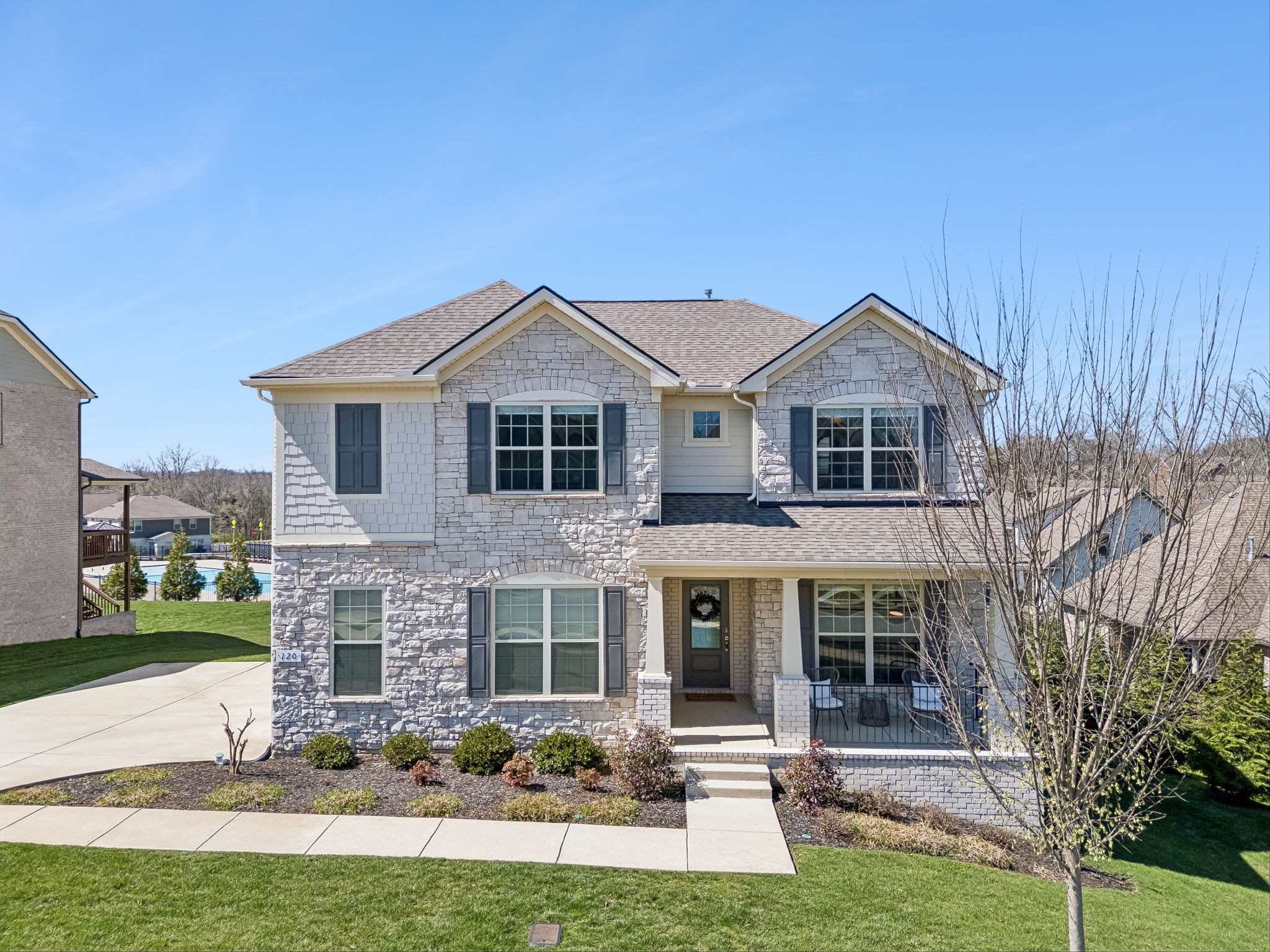 120 Macy Dr