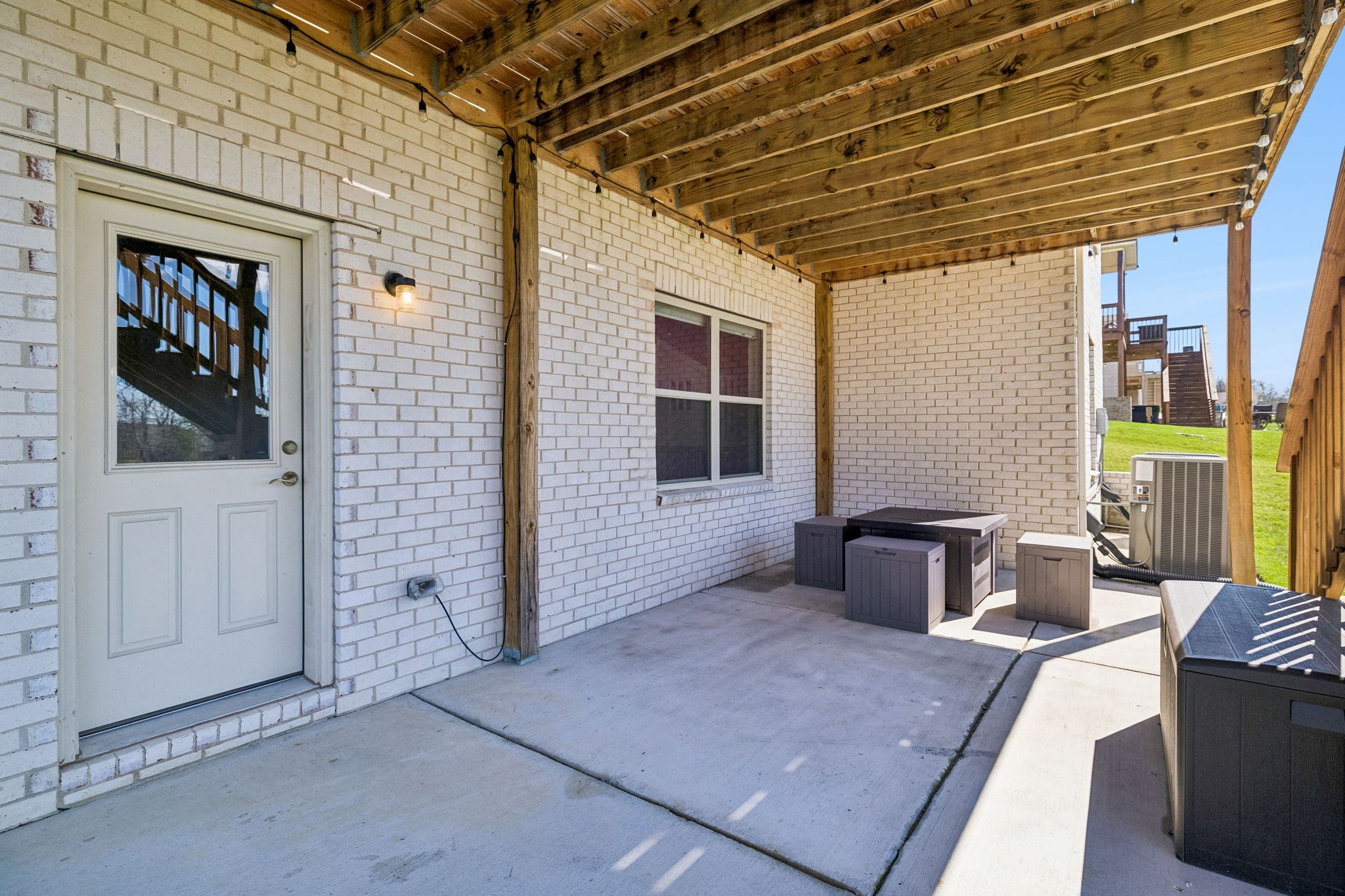120 Macy Dr