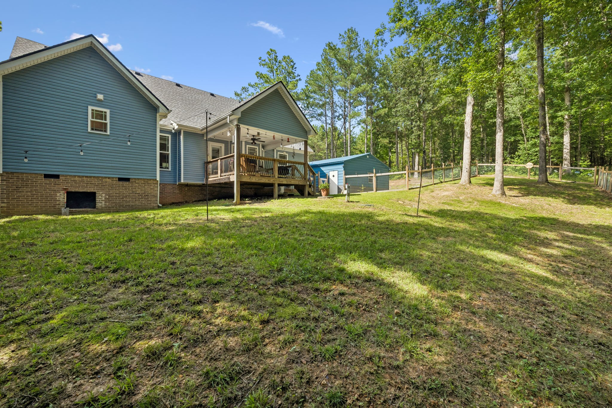 906 Riverwood Dr