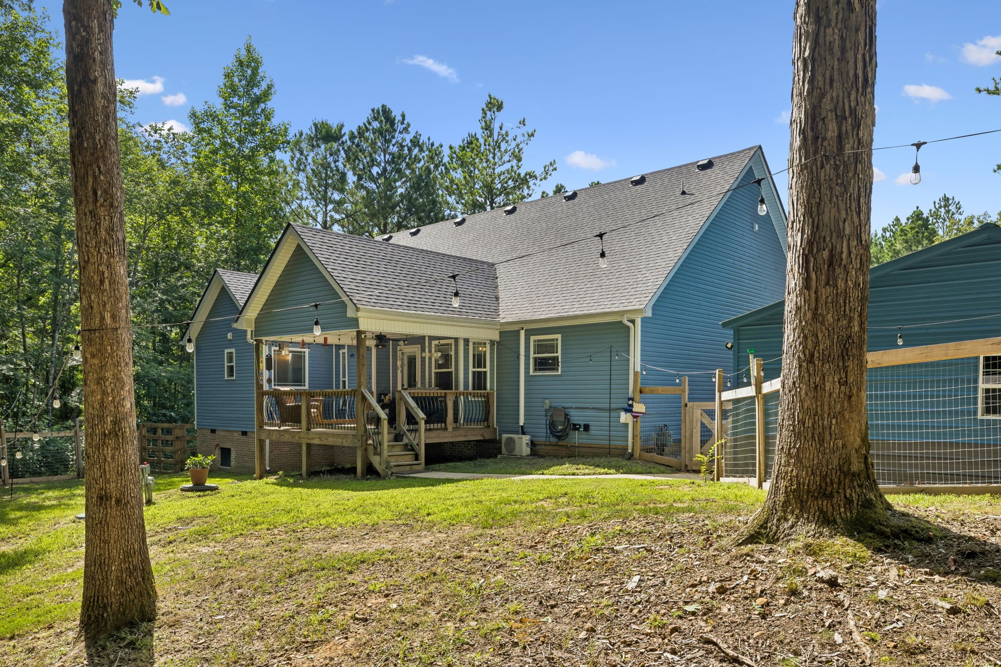 906 Riverwood Dr