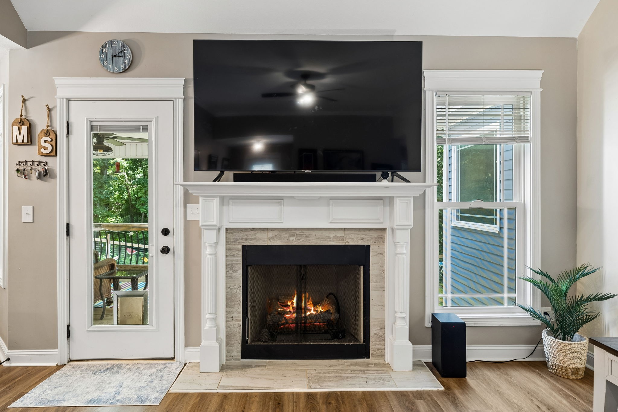 906 Riverwood Dr