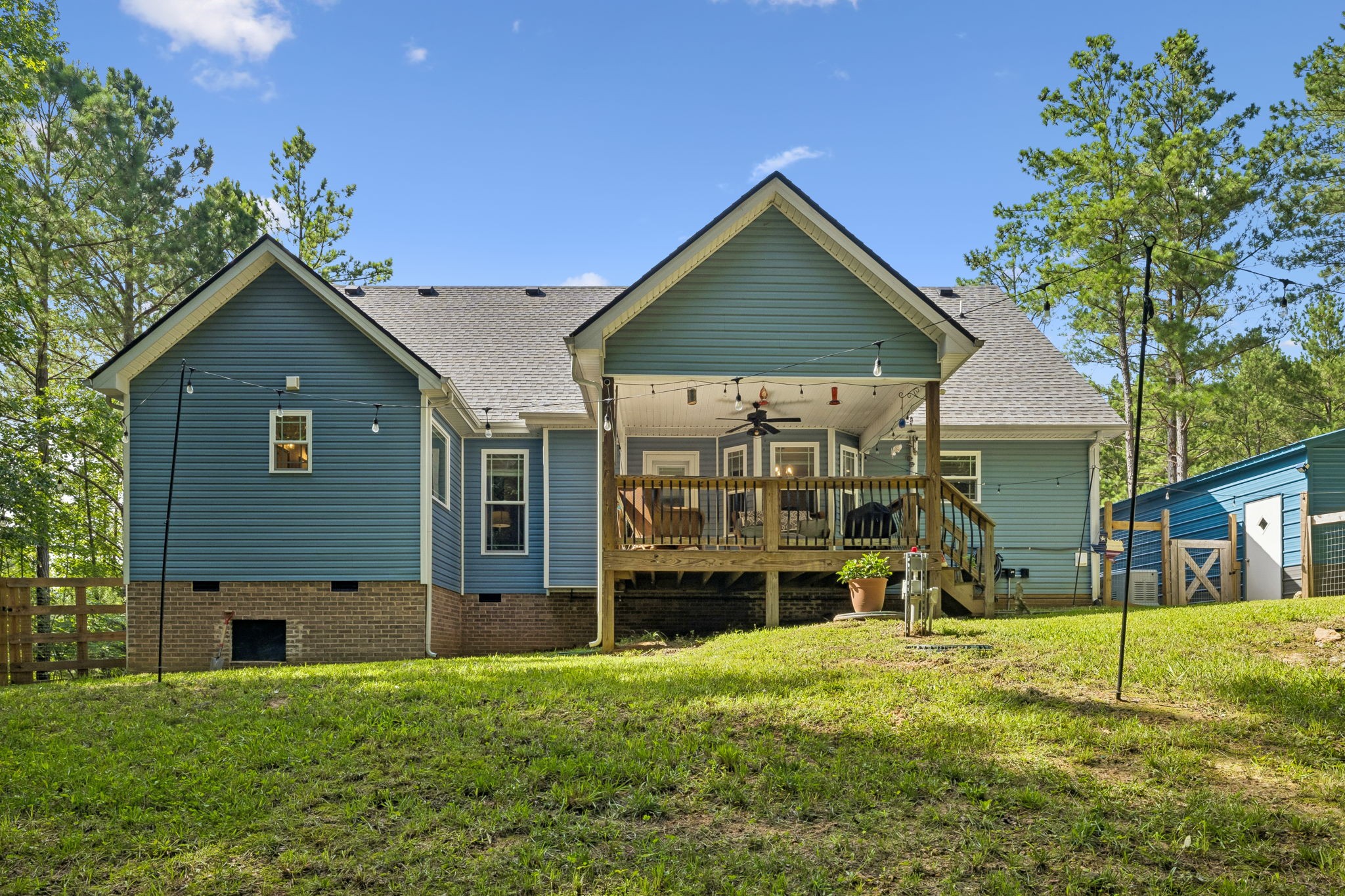 906 Riverwood Dr