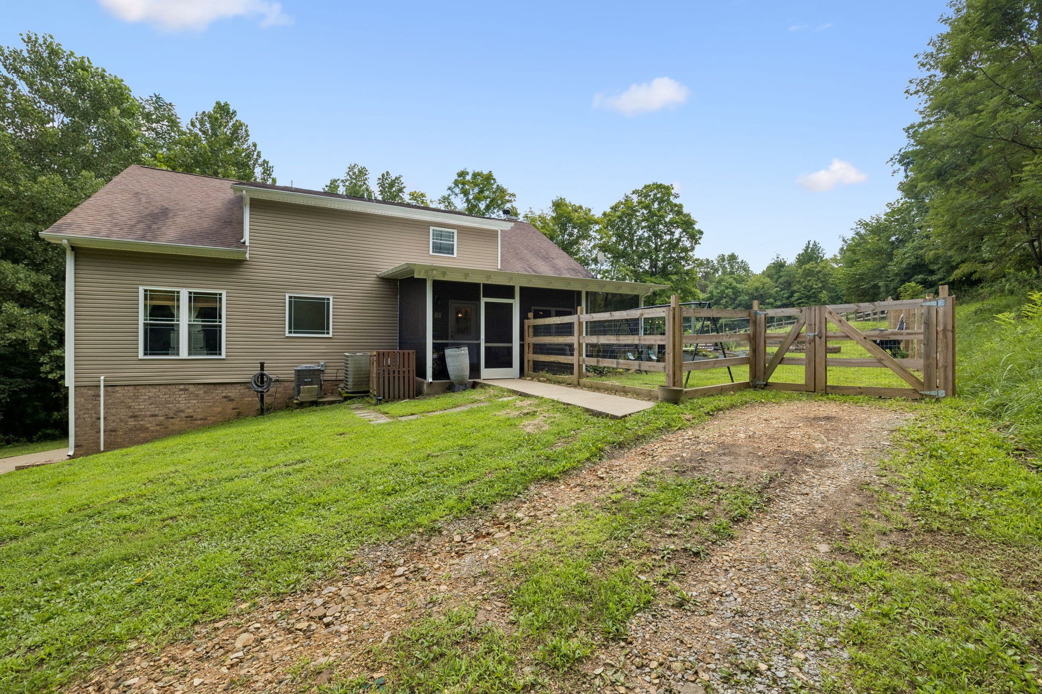 2060 Muddy Branch Rd