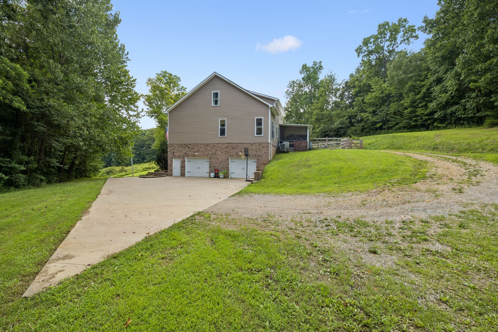 2060 Muddy Branch Rd