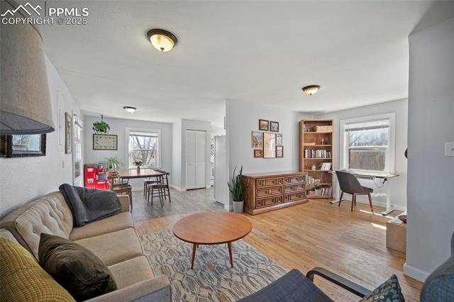 102 W Brookside Street