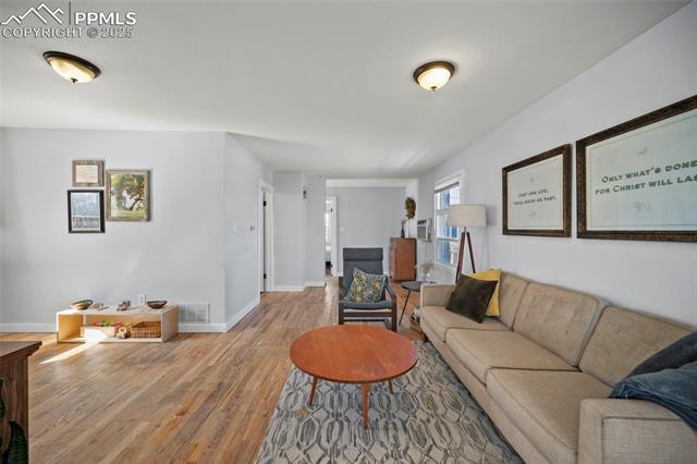 102 W Brookside Street