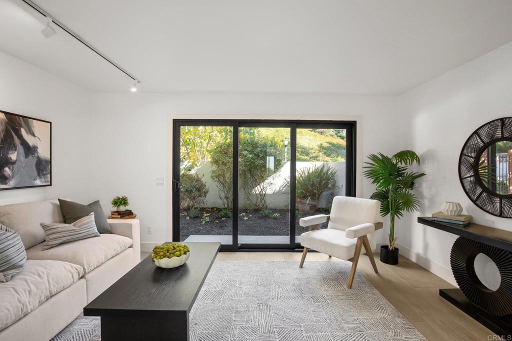 7110 Caminito Donoso