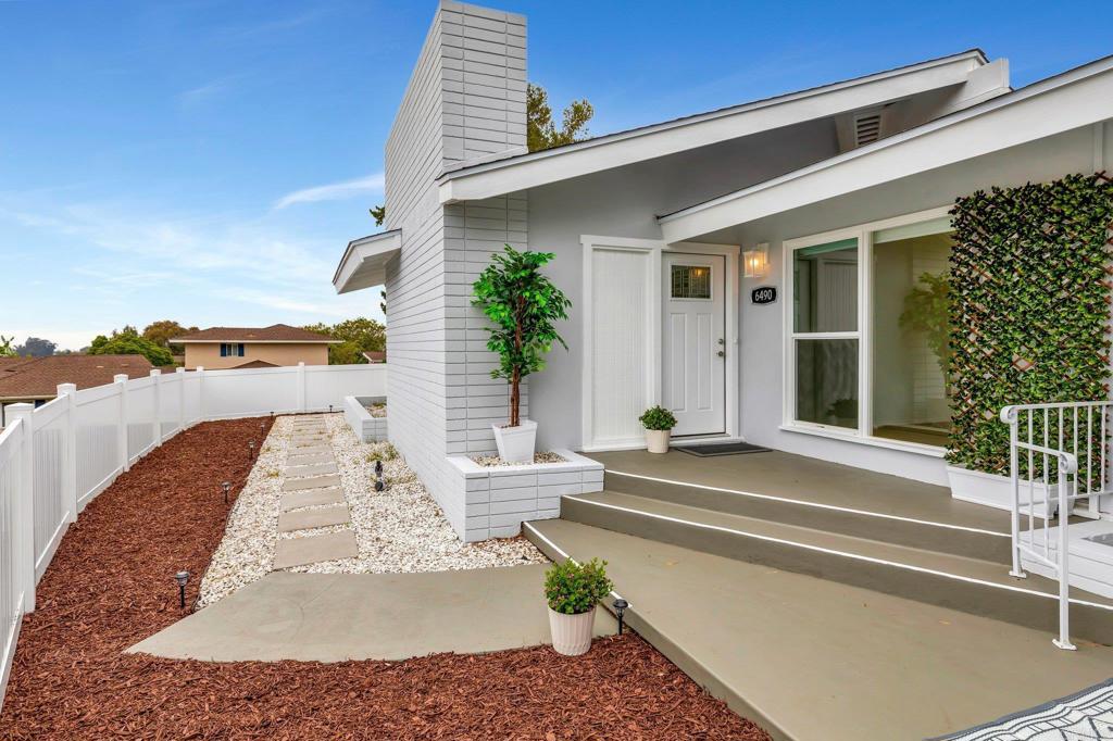 6490 La Jolla Scenic Drive S