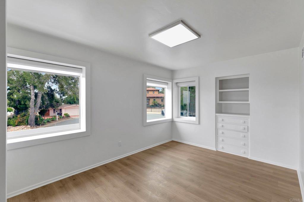 6490 La Jolla Scenic Drive S