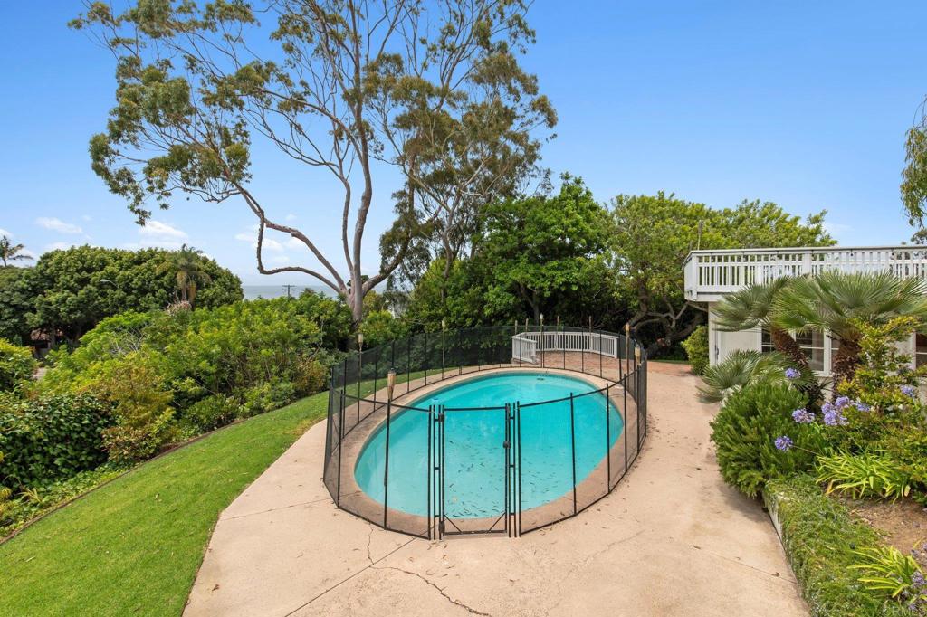 7851 Hillside Drive