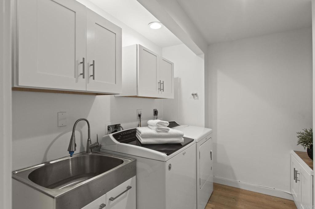 375 Via Del Norte