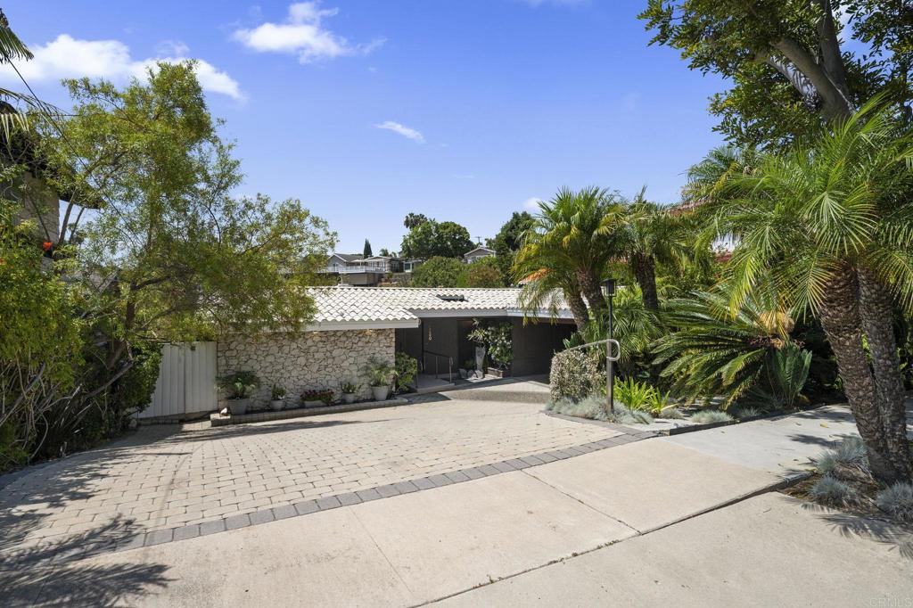 5860 Cactus Way