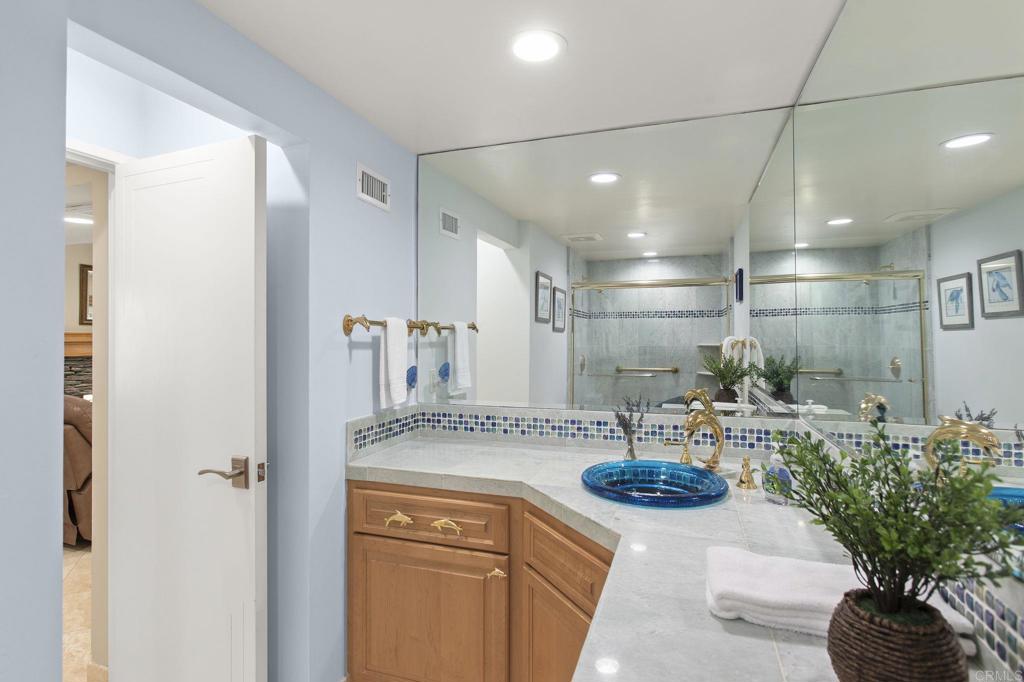5545 Coral Reef Avenue