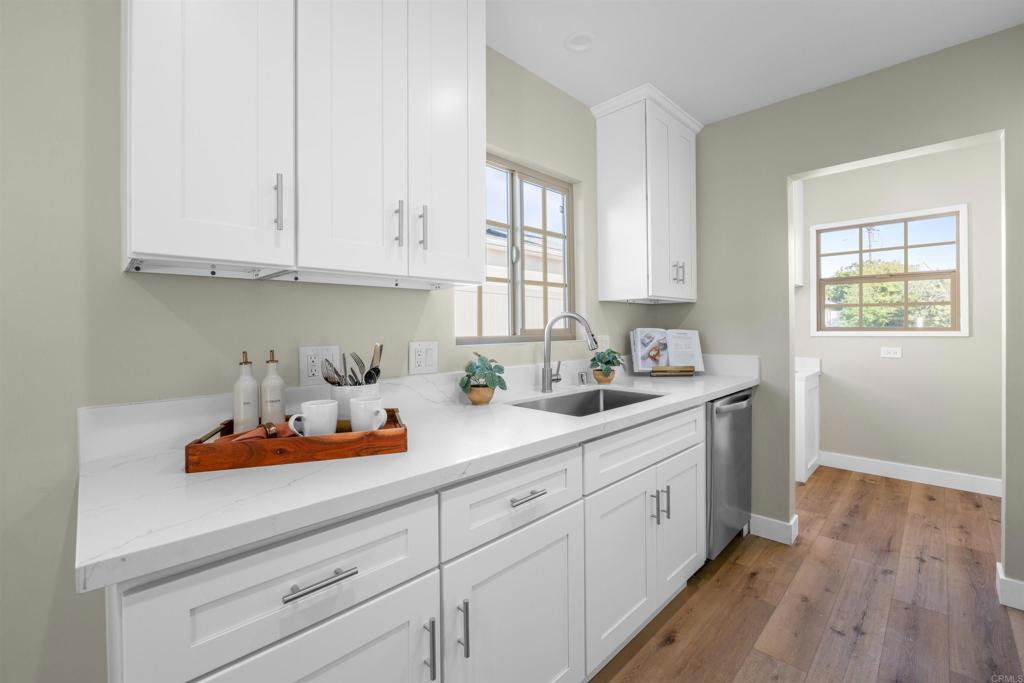 6662 Birchwood Street