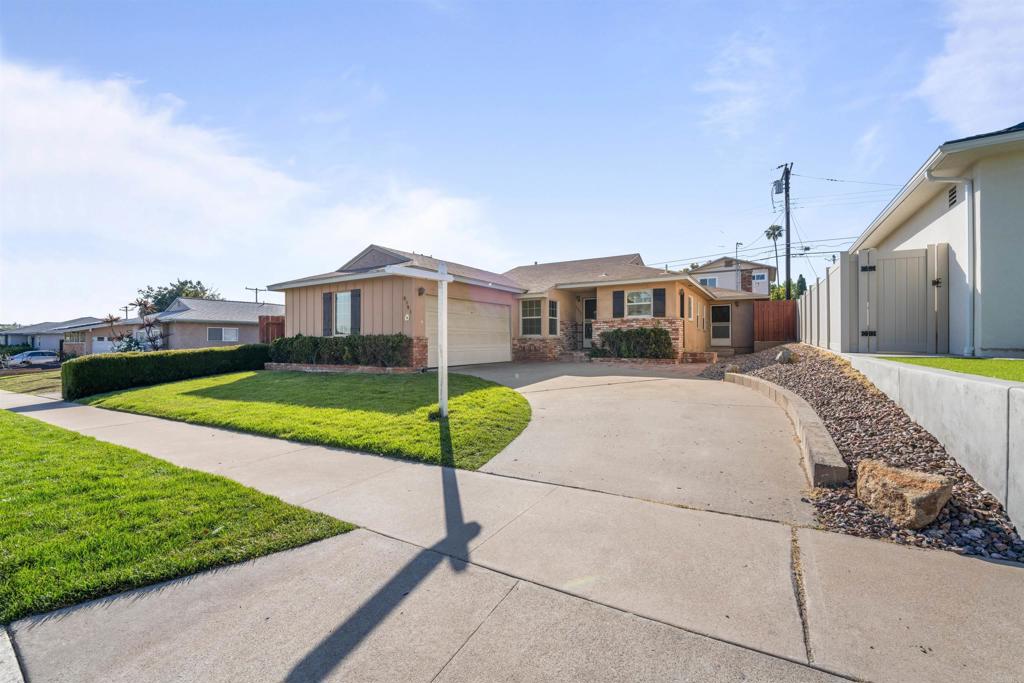 6662 Birchwood Street