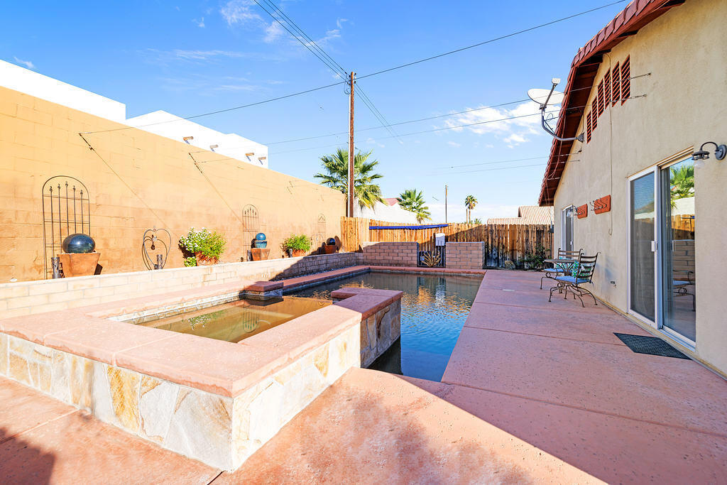 54685 Avenida Alvarado